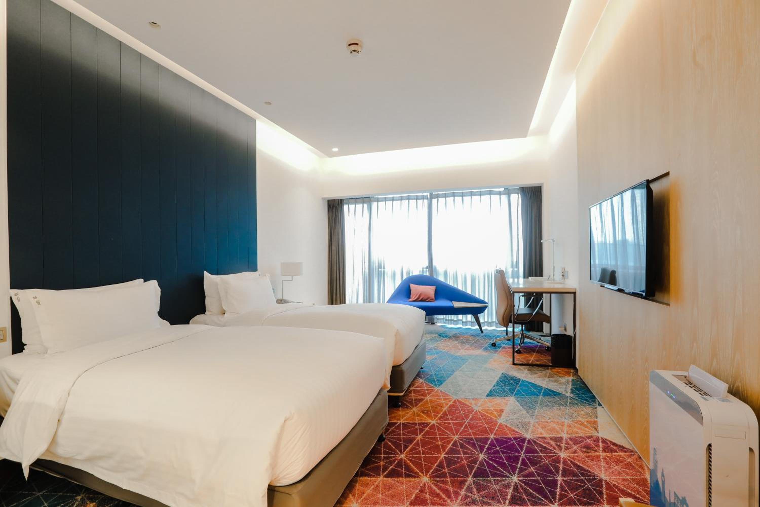 Standard Twin Room with Balcony photo 2
