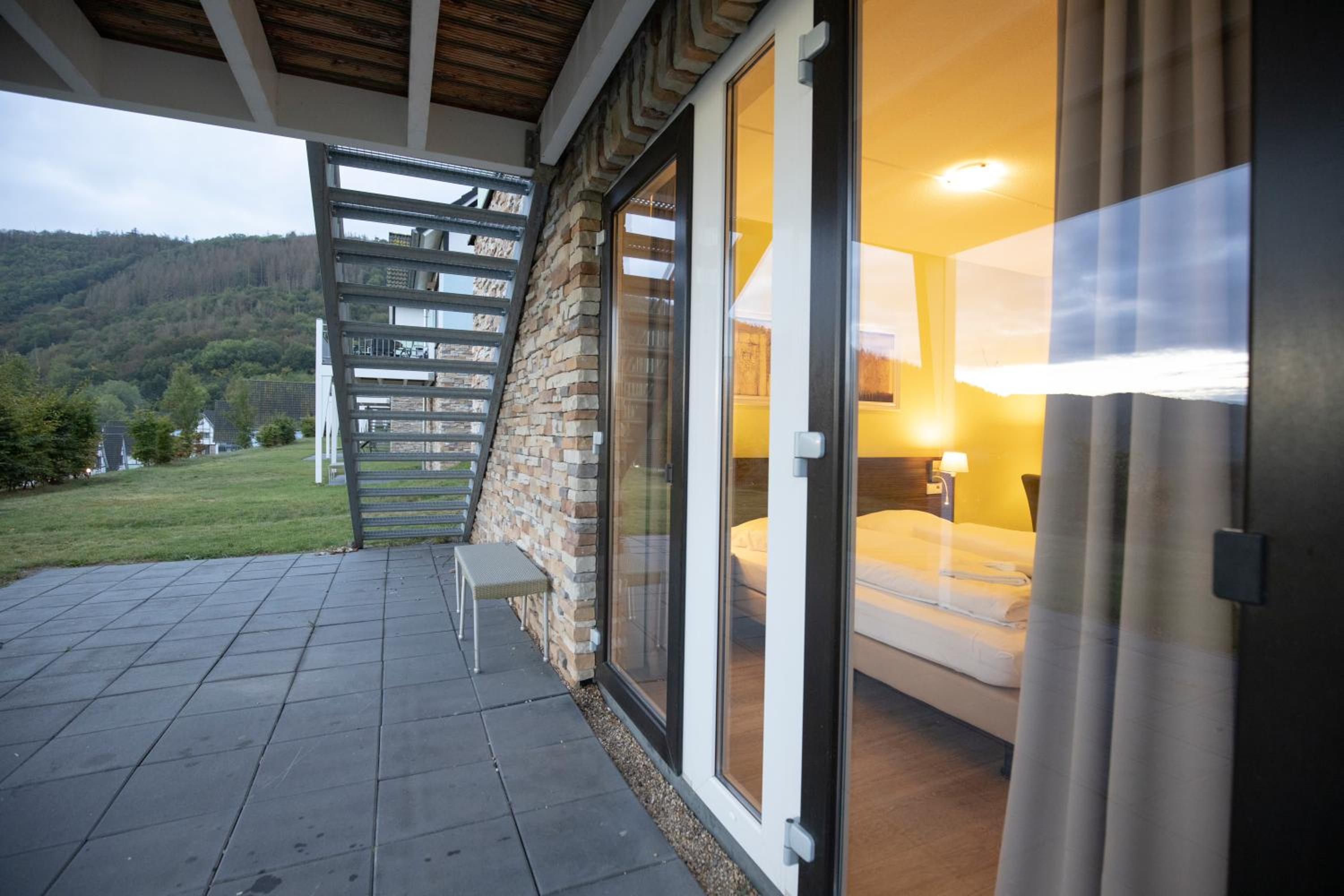 Five-Bedroom Bungalow - Photo 9