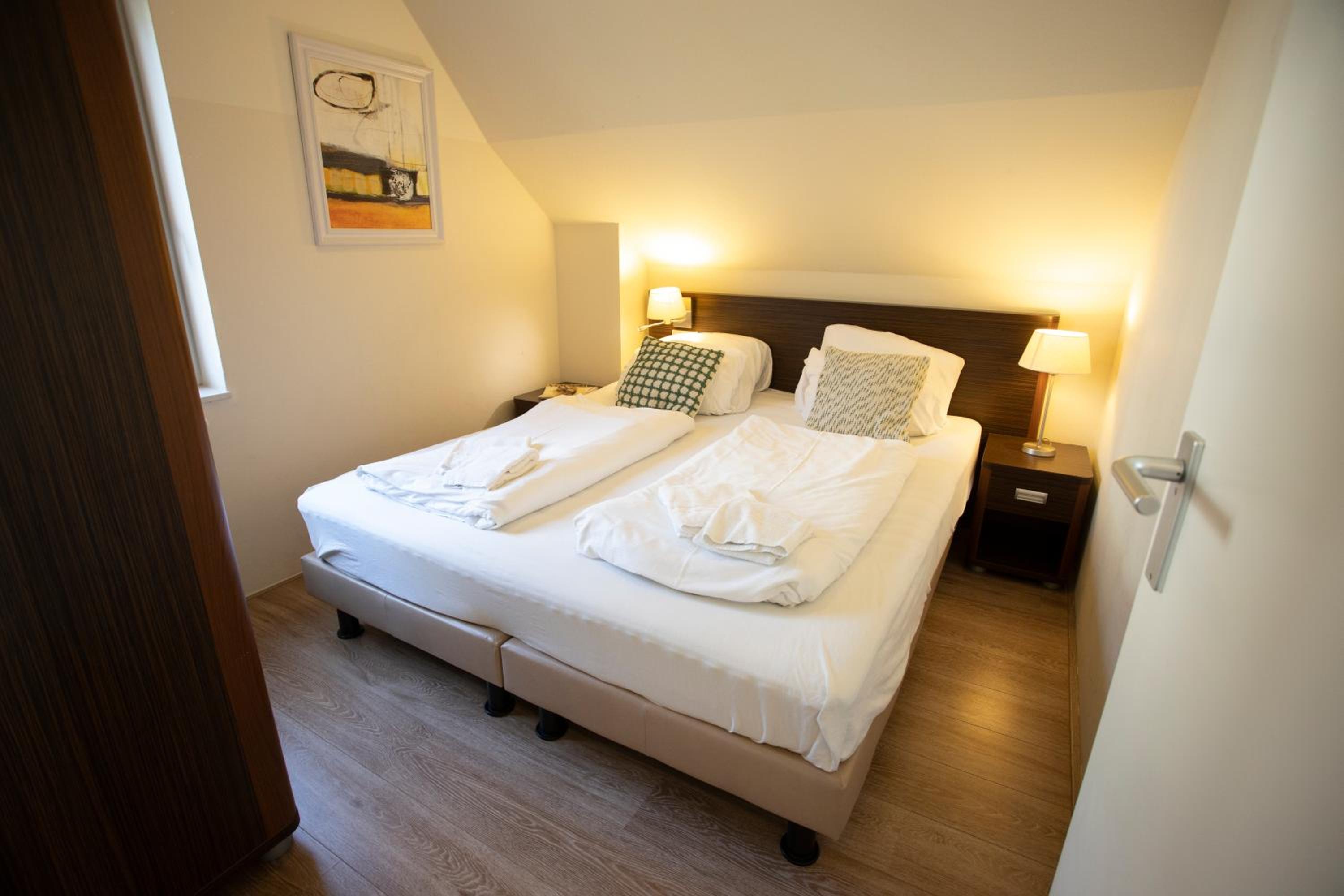 Five-Bedroom Bungalow - Photo 6