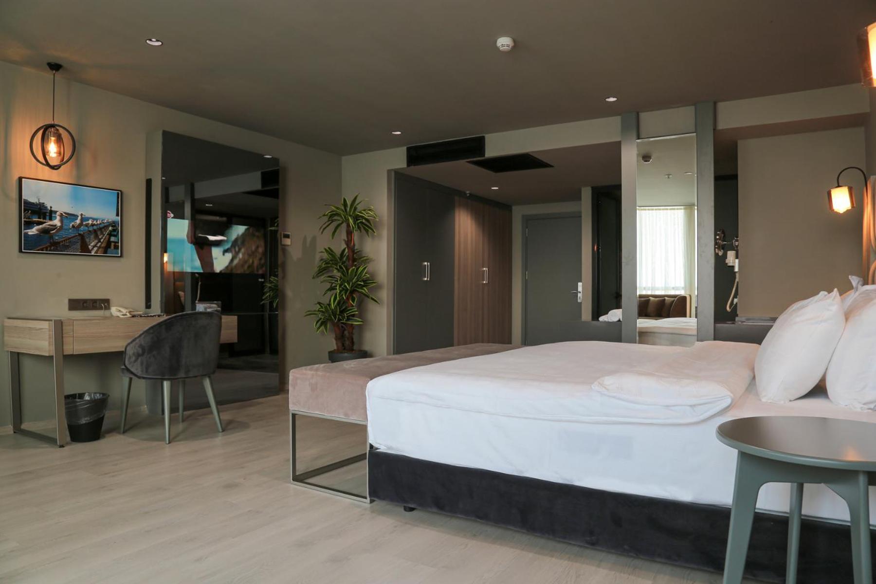 King Room with Sea View thumbnail 5