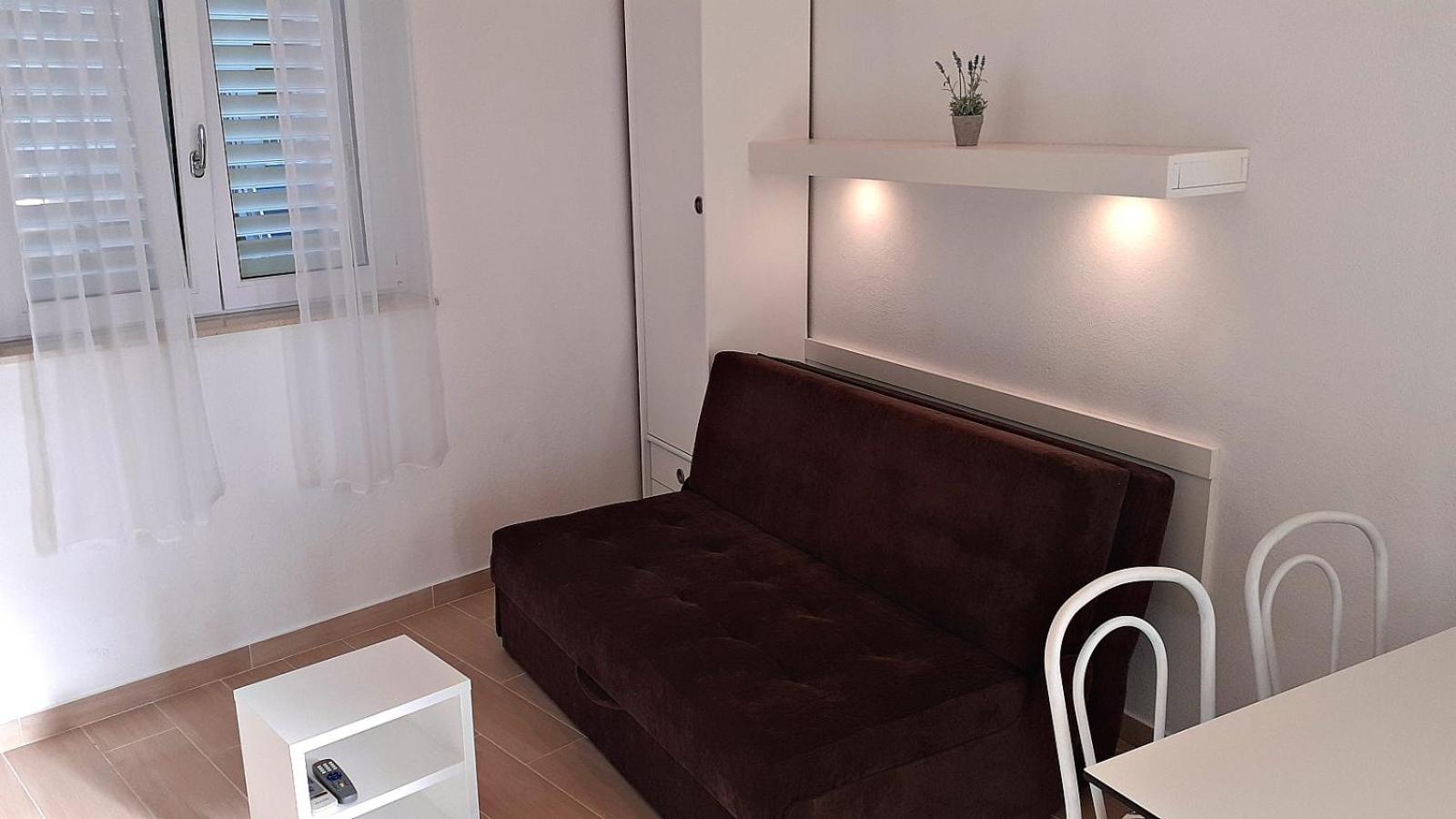 One-Bedroom Apartment with View