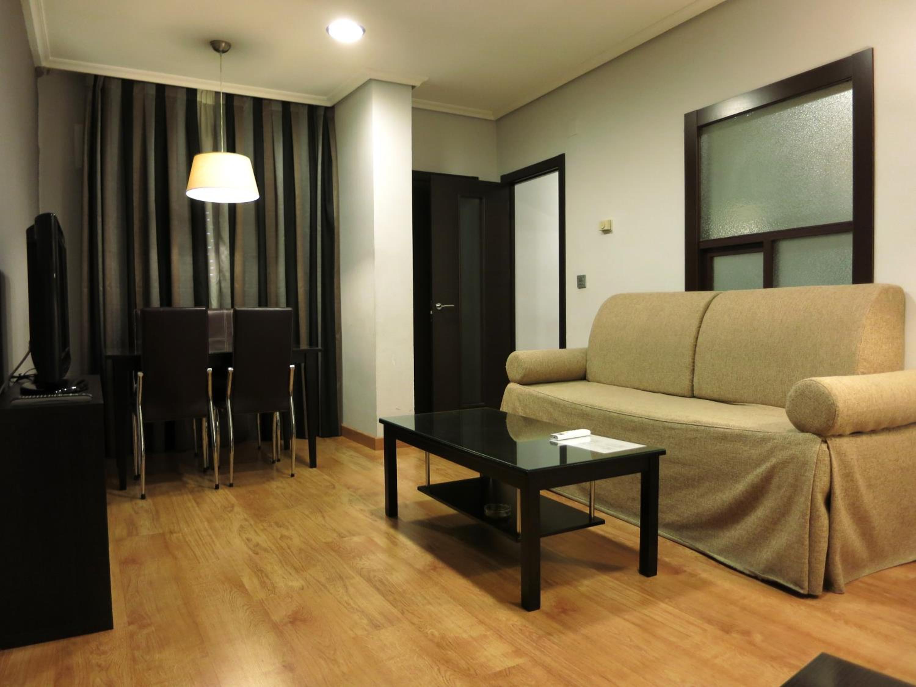 One-Bedroom Apartment photo 2