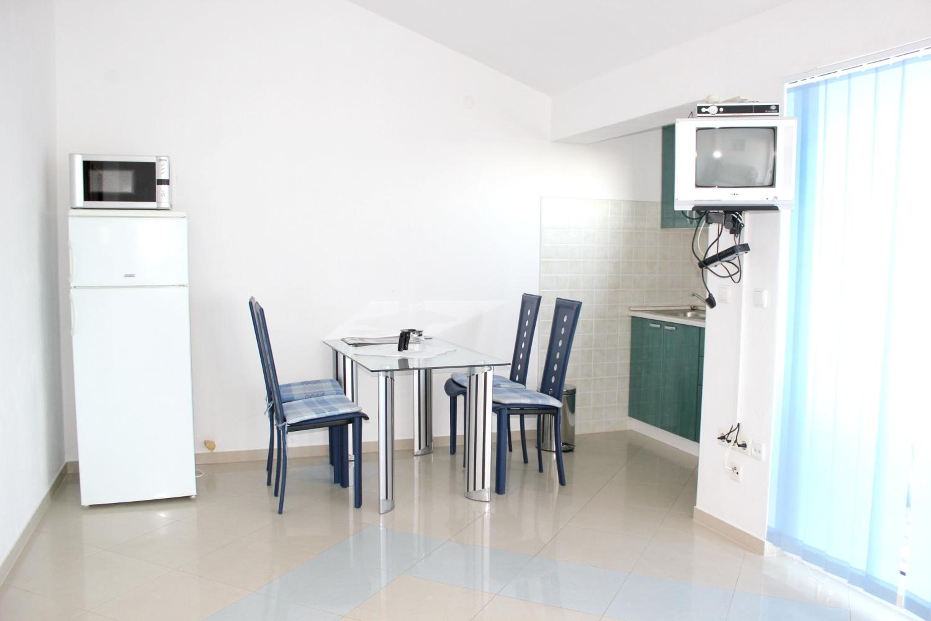 One-Bedroom Apartment photo 3