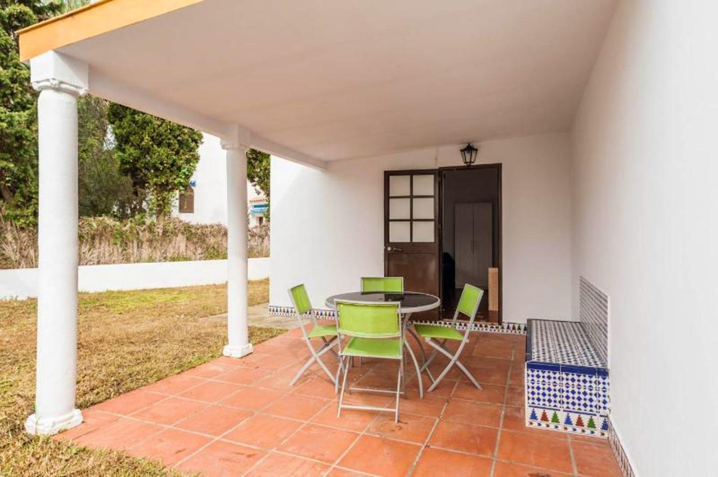 Seven-Bedroom Villa photo 3
