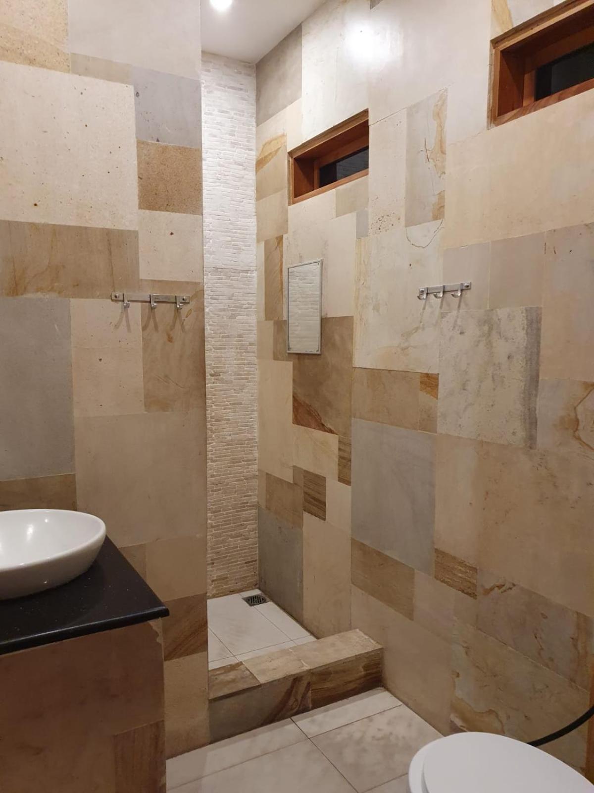 Standard Suite - Photo 3