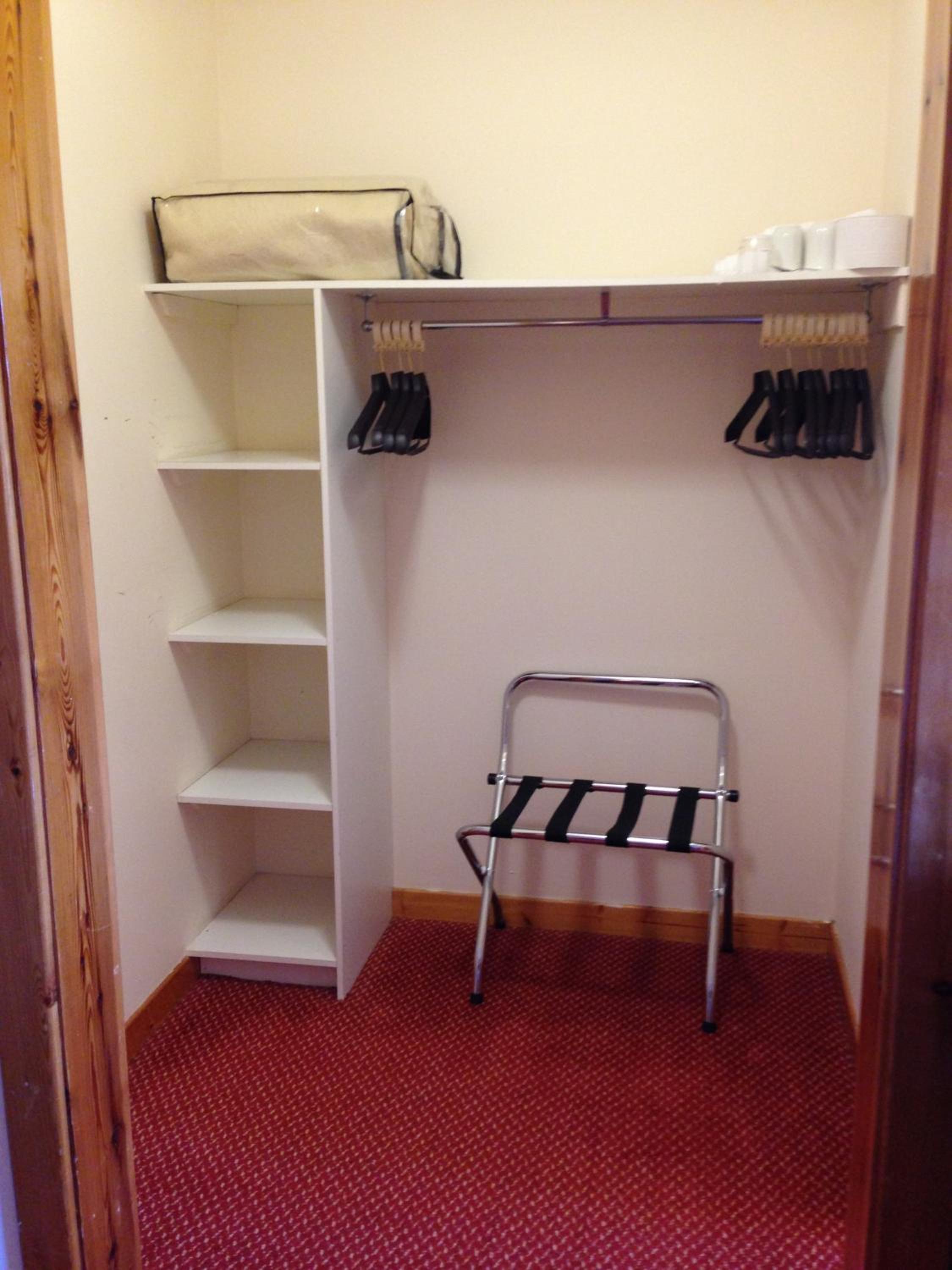 Twin Room - Photo 4