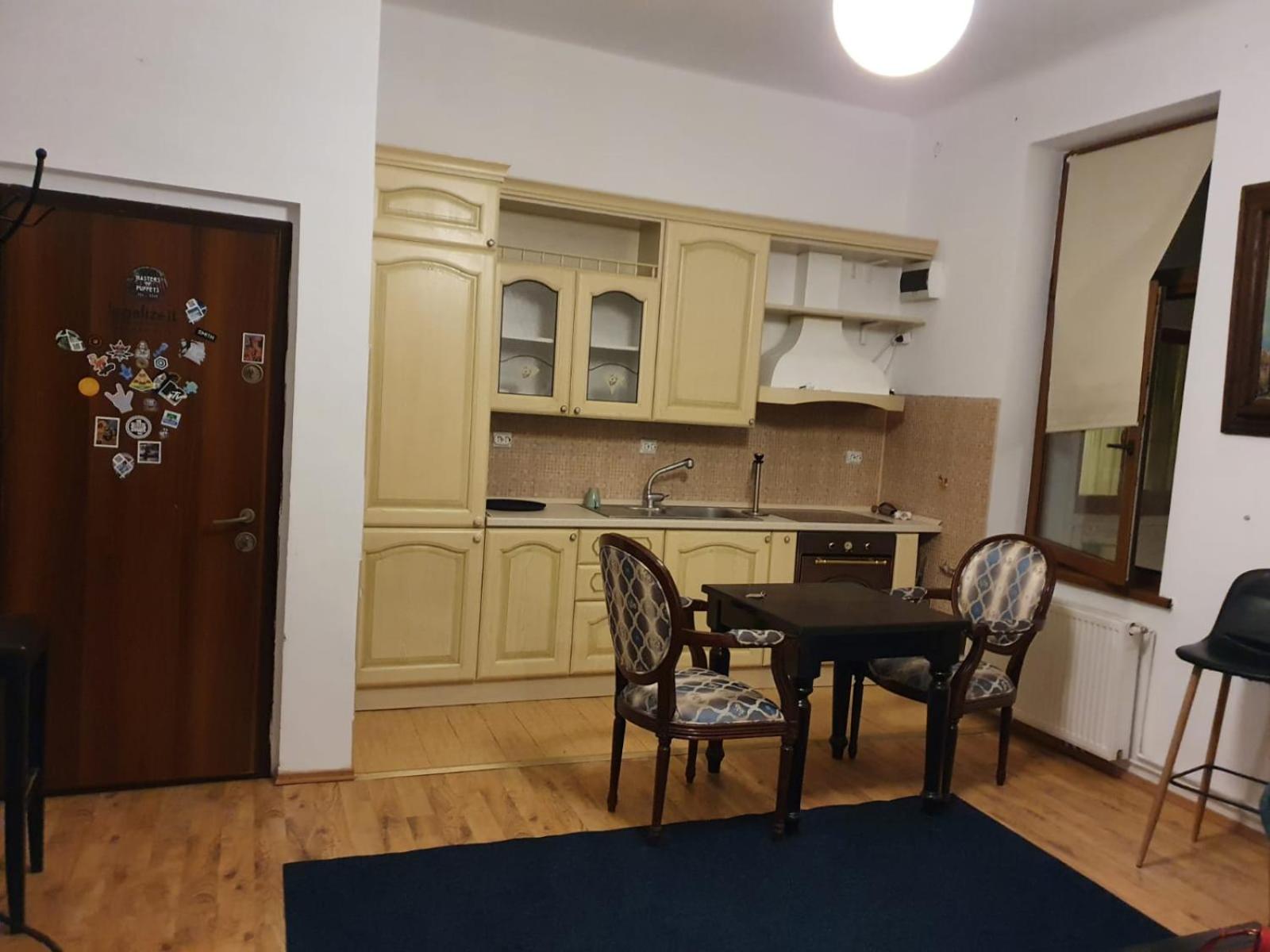 Three-Bedroom Apartment - Photo 4