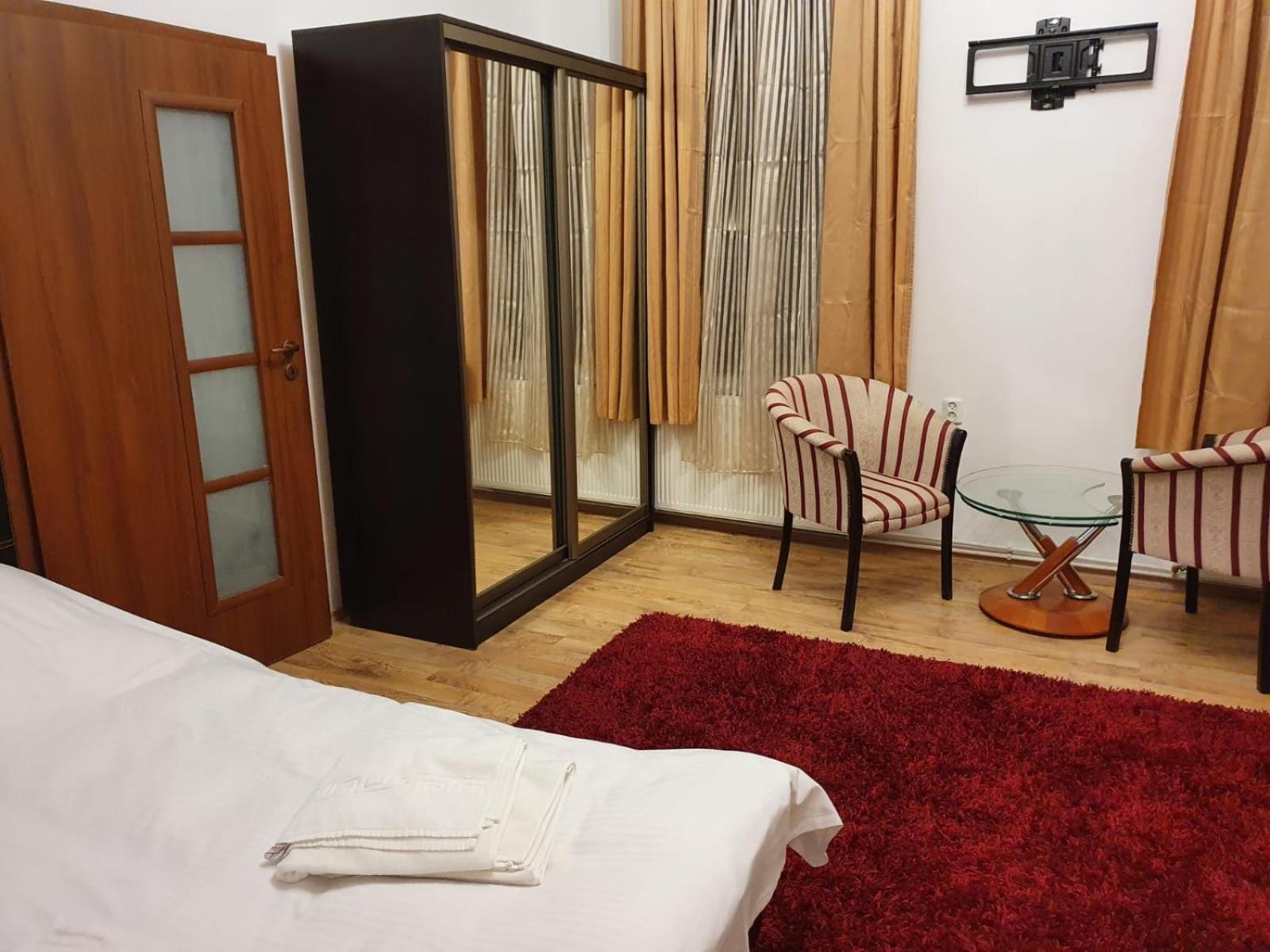 Three-Bedroom Apartment - Photo 16