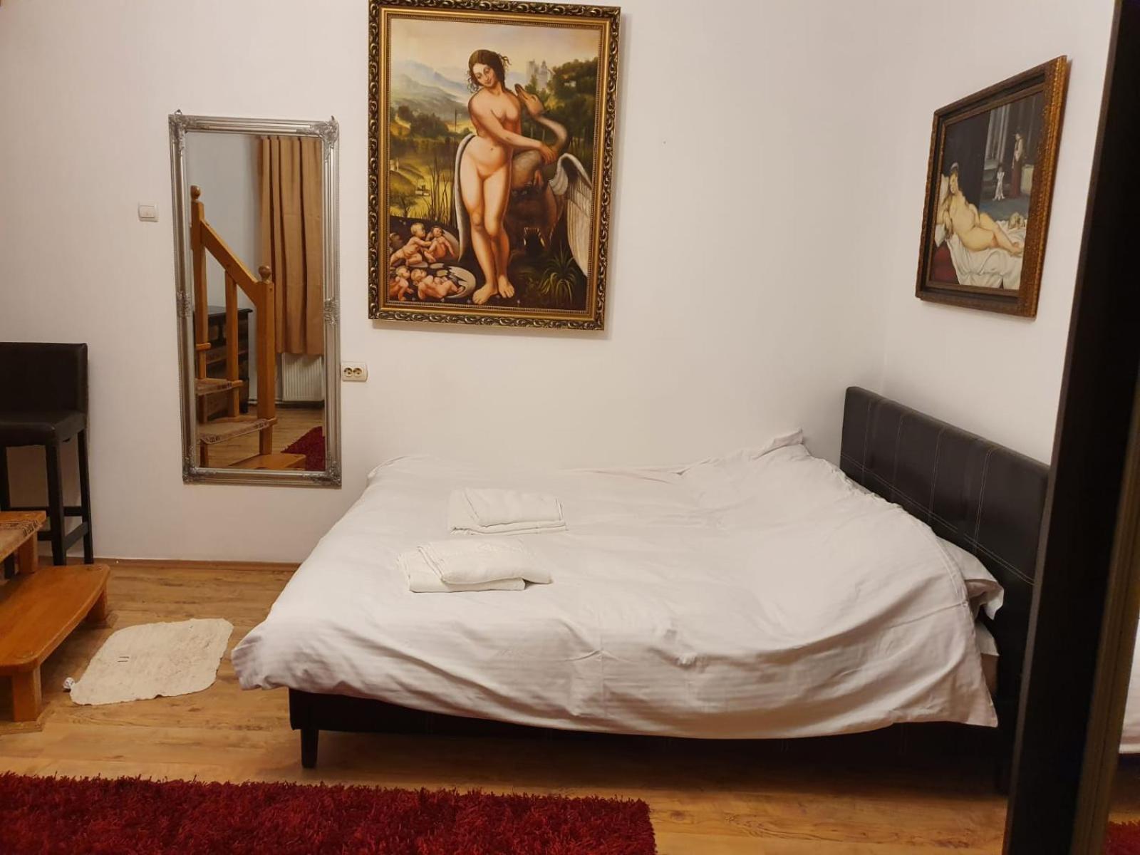 Three-Bedroom Apartment - Photo 11