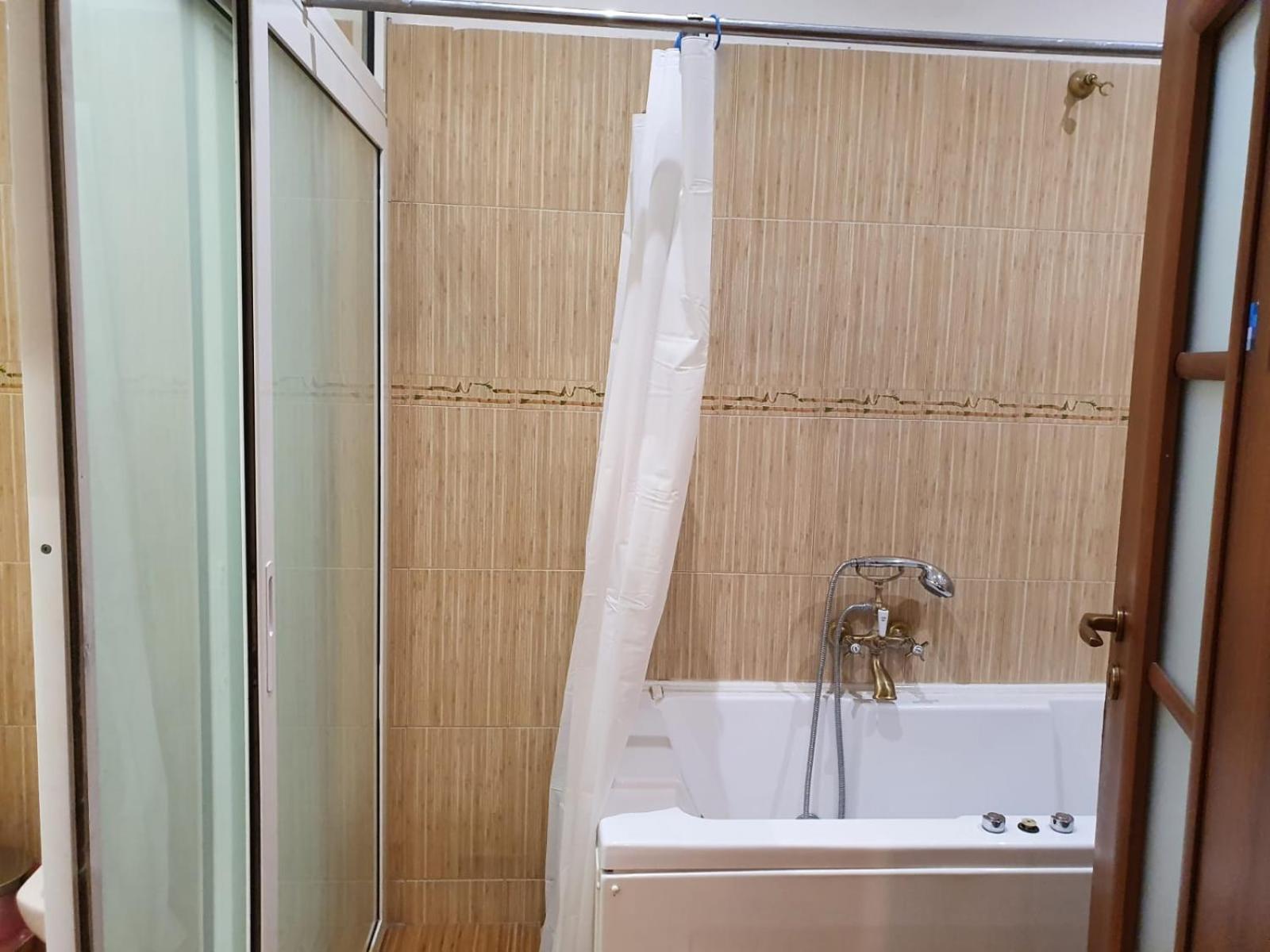 Three-Bedroom Apartment - Photo 9
