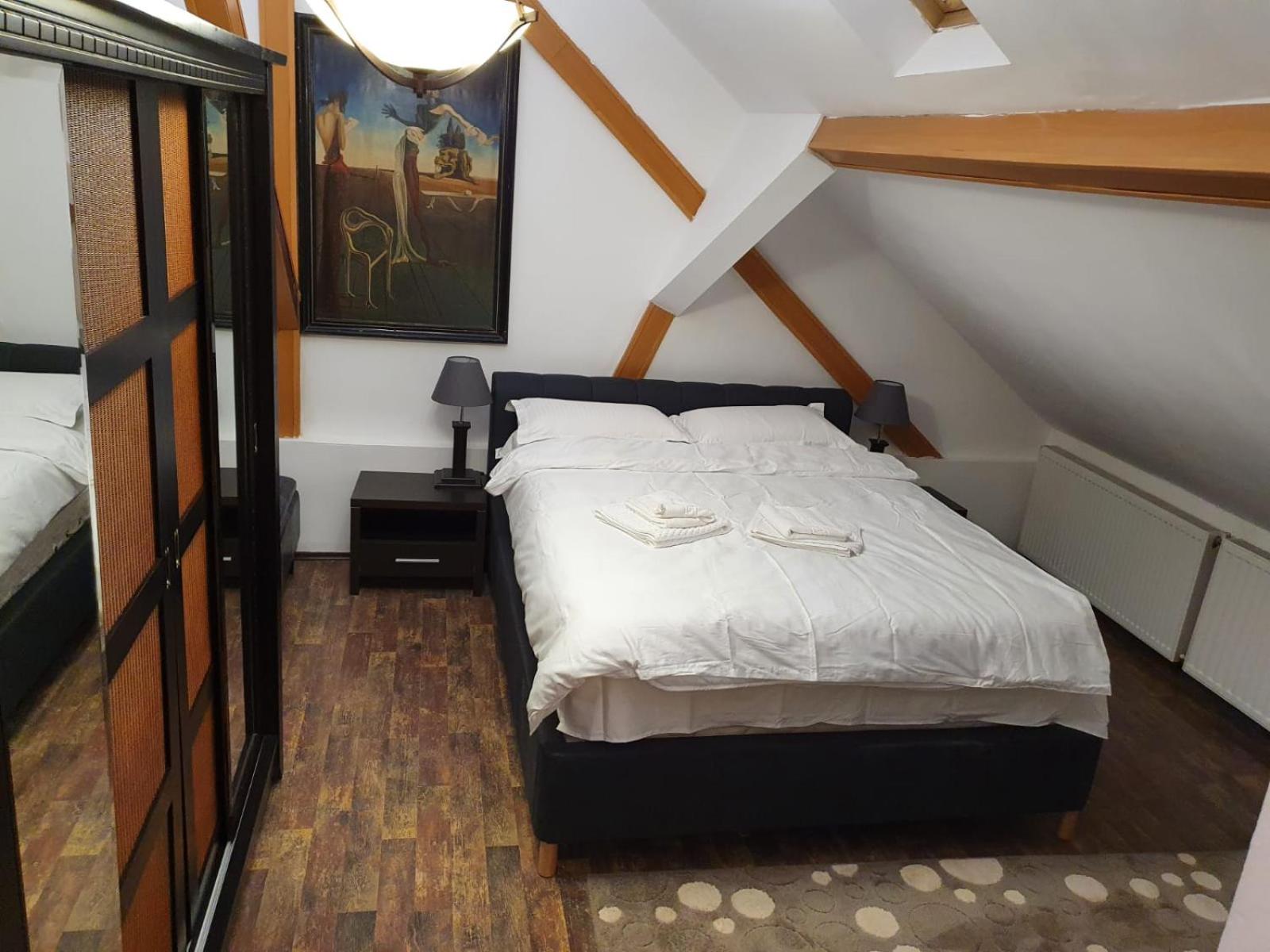 Three-Bedroom Apartment - Photo 7