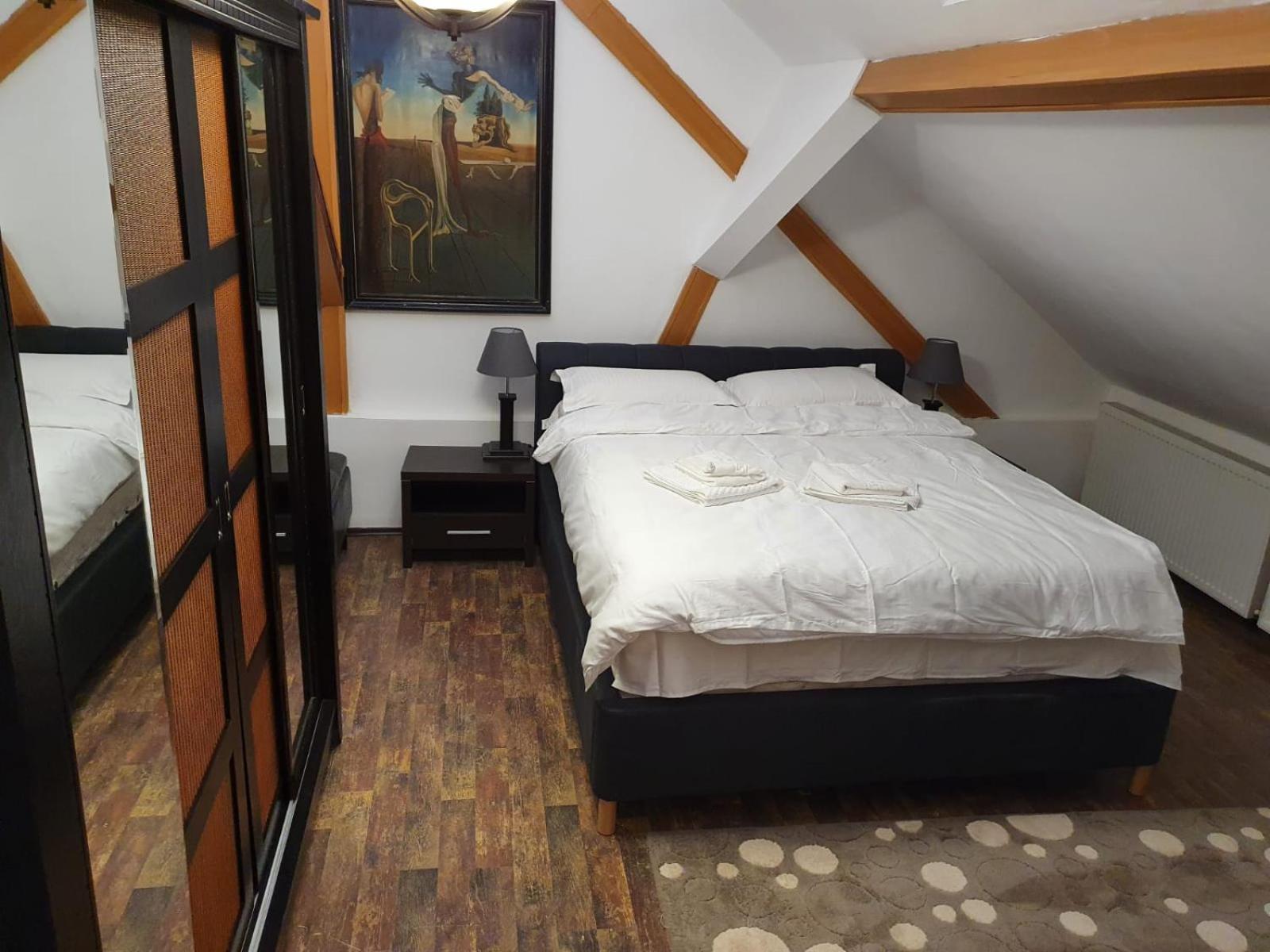 Three-Bedroom Apartment - Photo 5