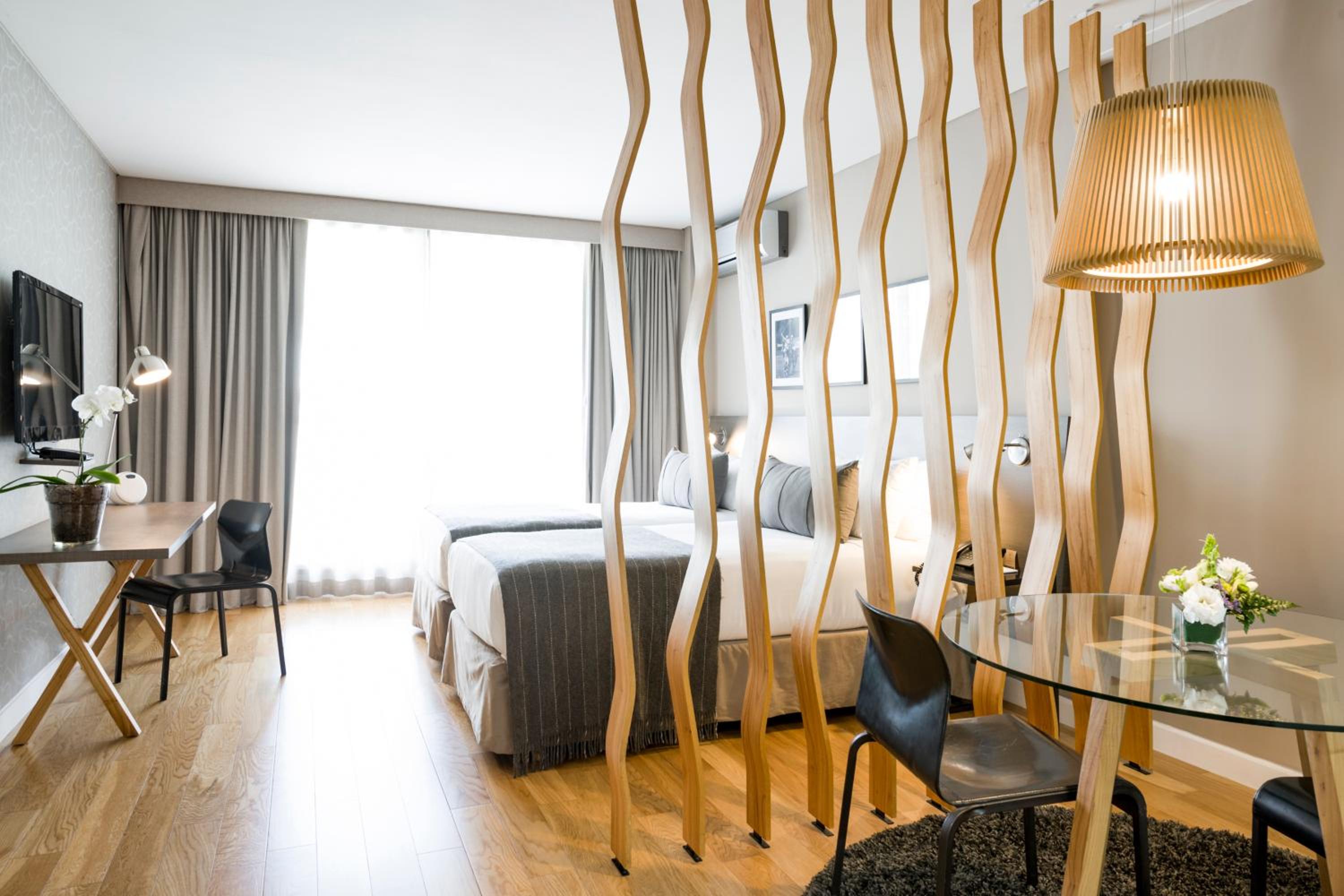Executive Double Room thumbnail 6