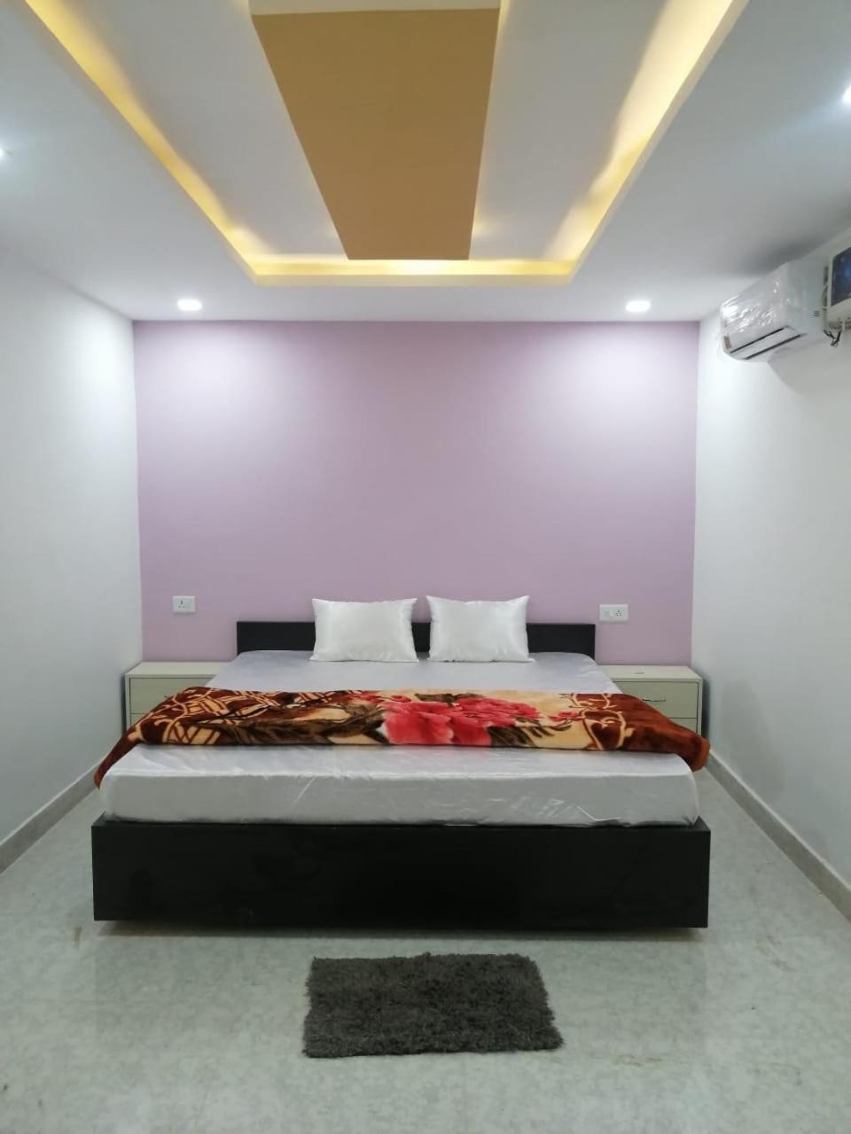 Deluxe Double Room with Balcony photo 3