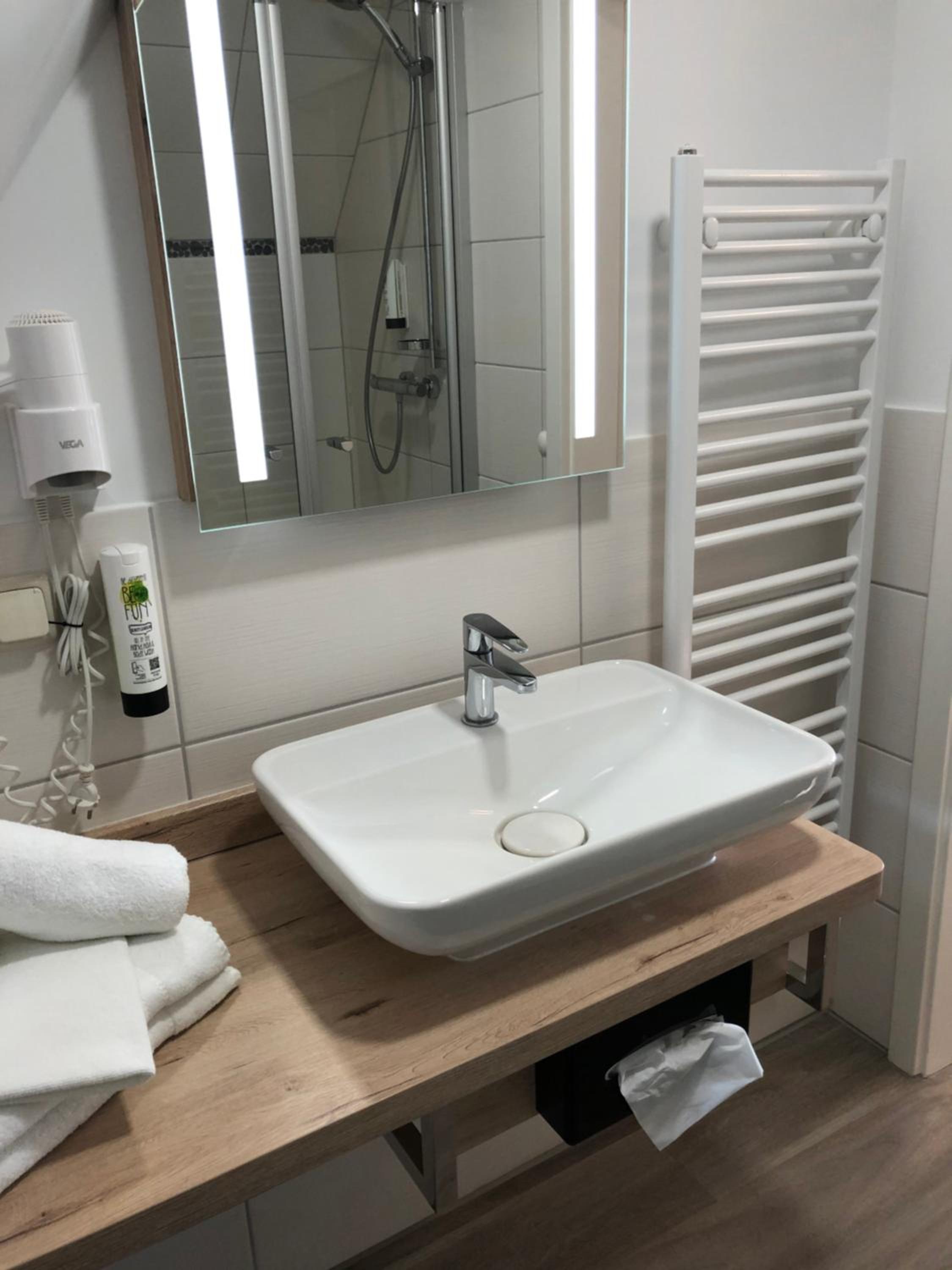 Standard Double Room - Photo 6