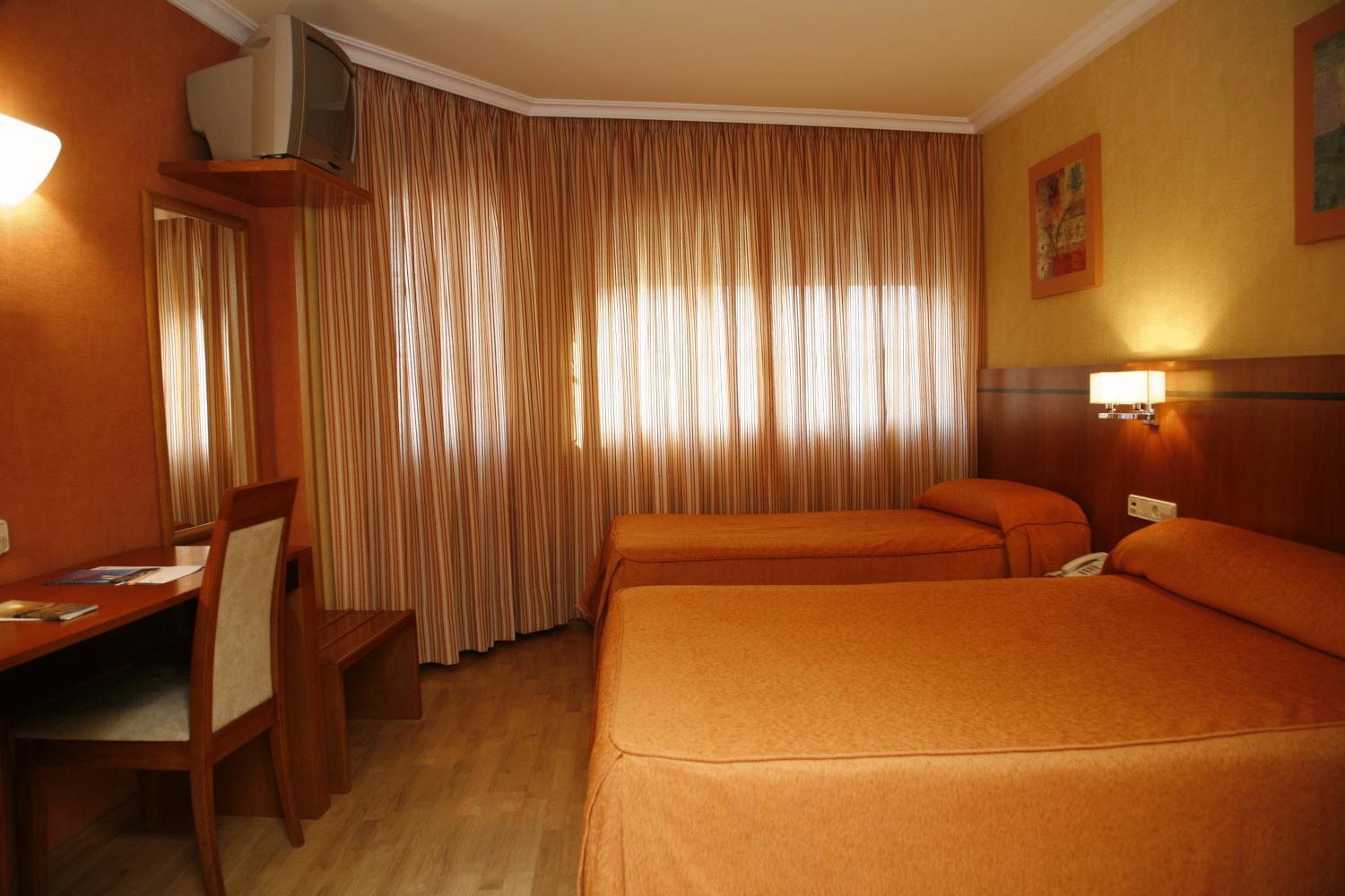 Double or Twin Room - Photo 2
