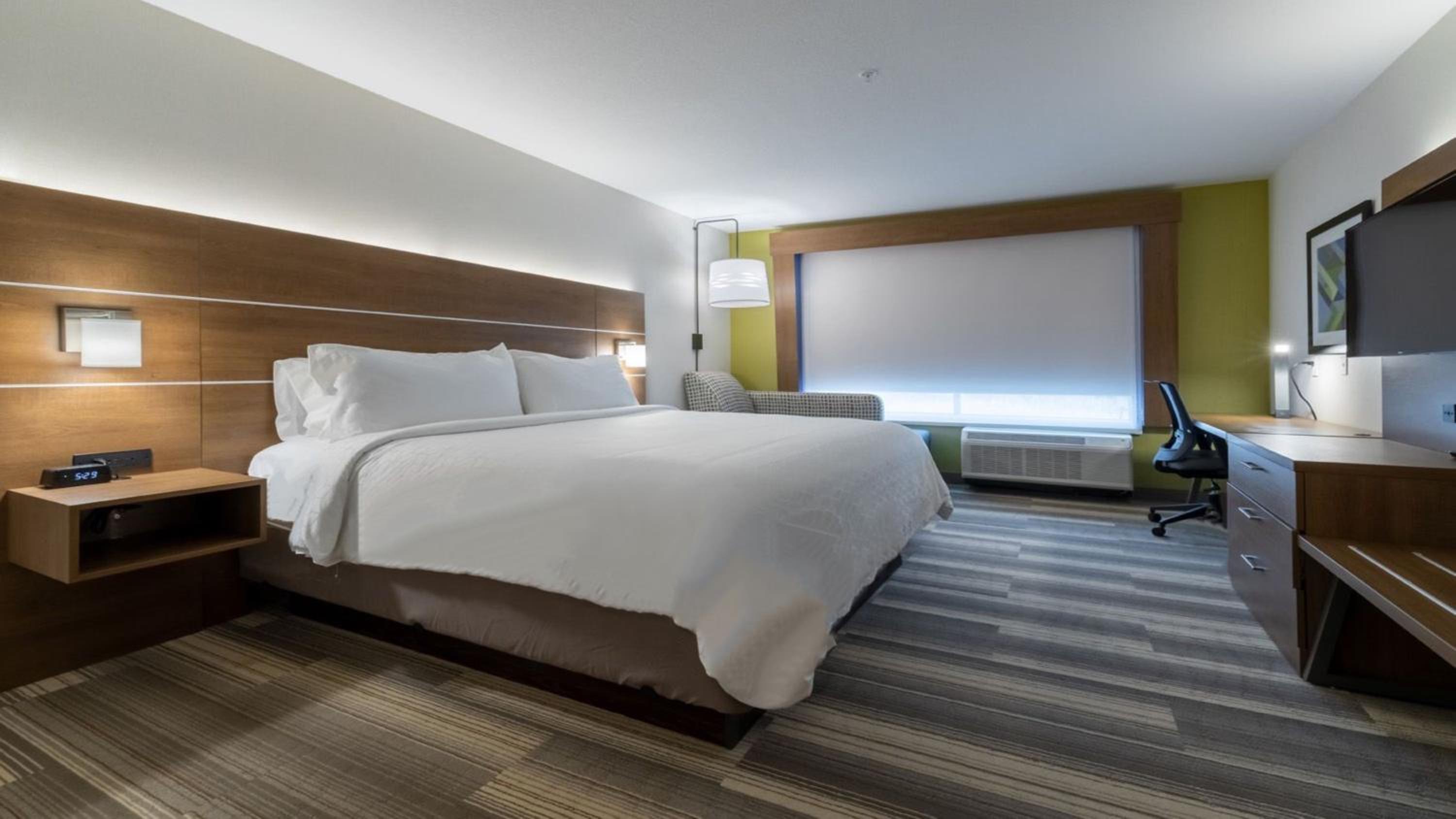 Standard King Room - Photo 1