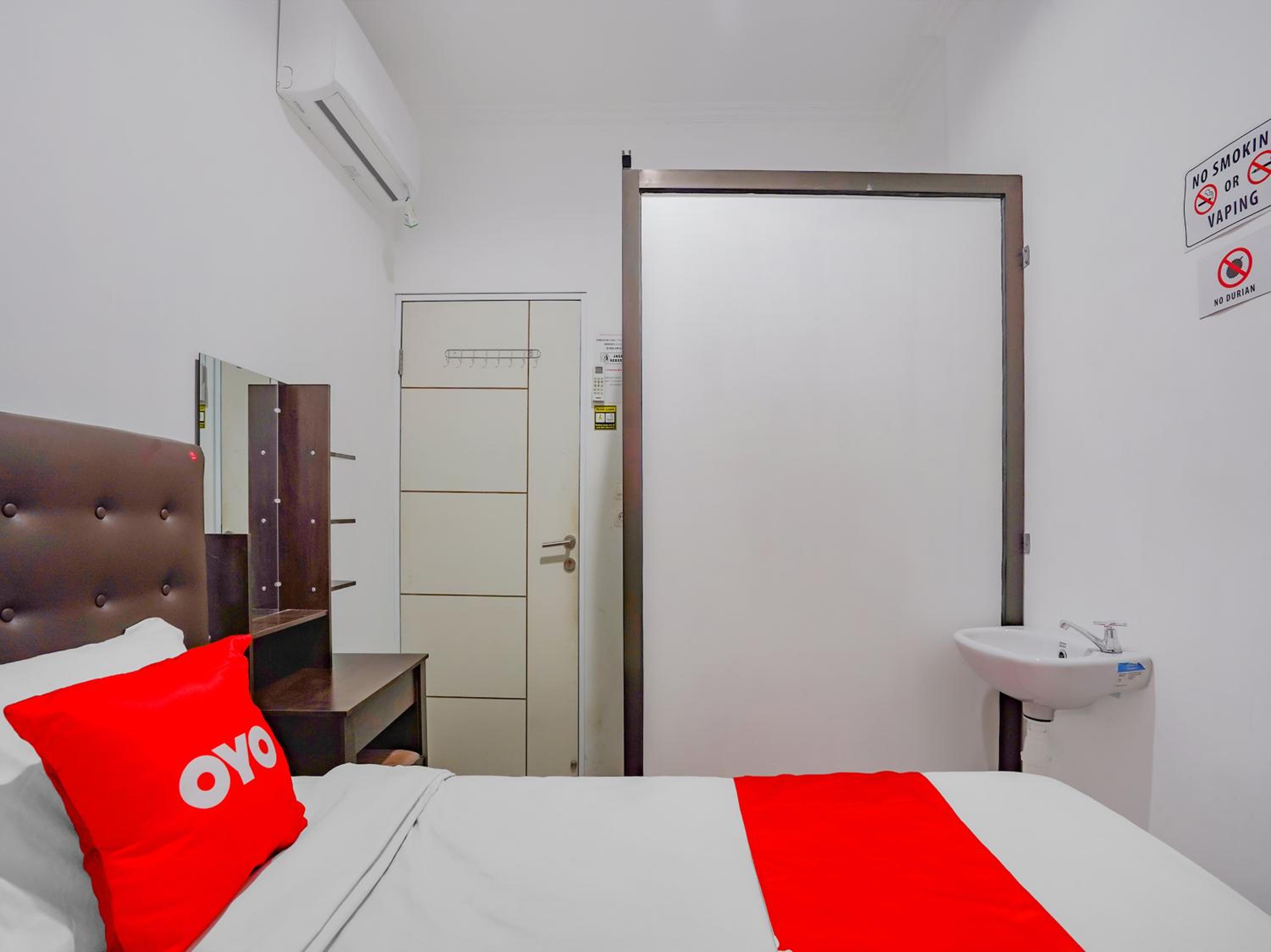 Double Room - Photo 6