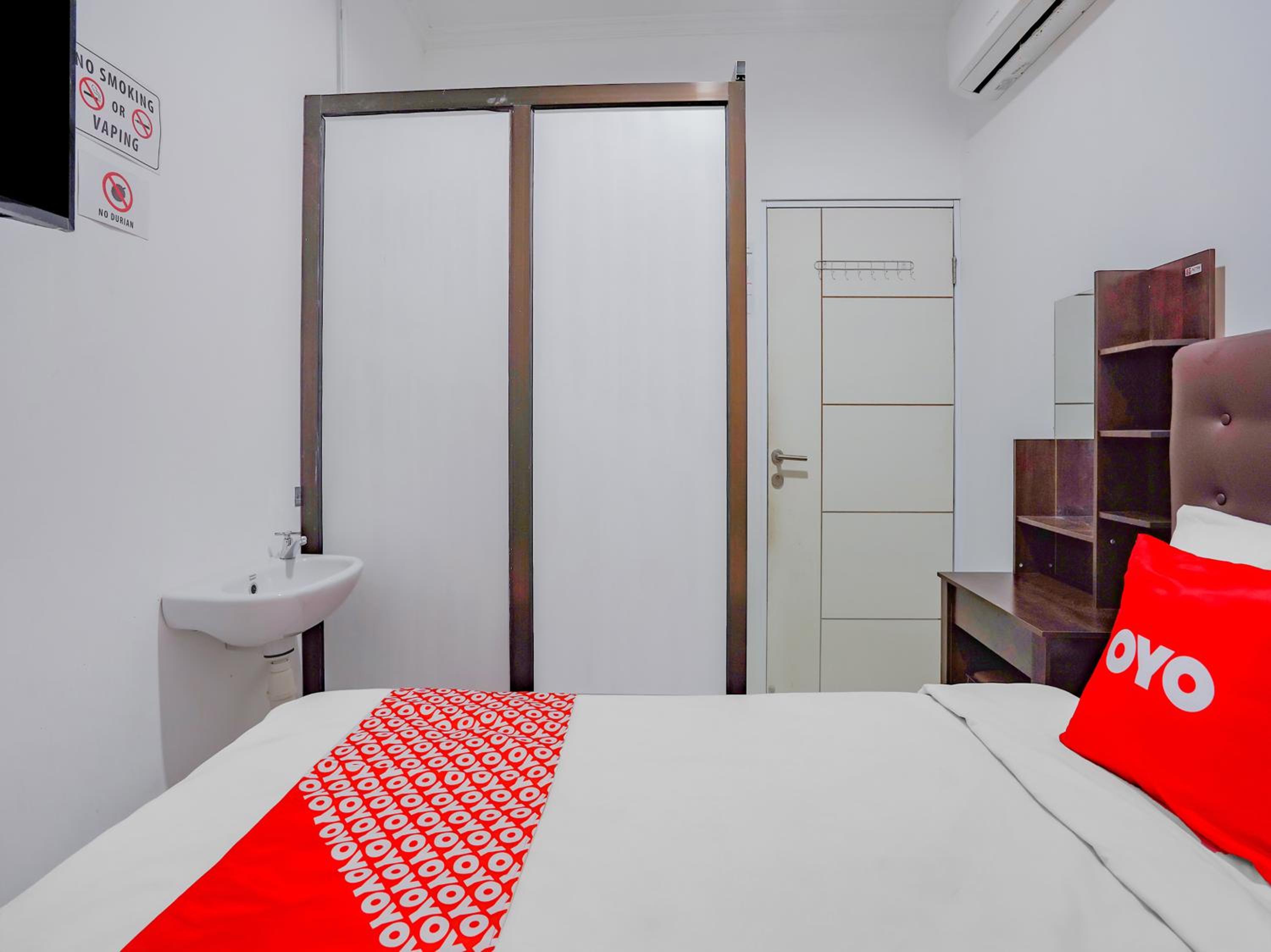 Double Room - Photo 11
