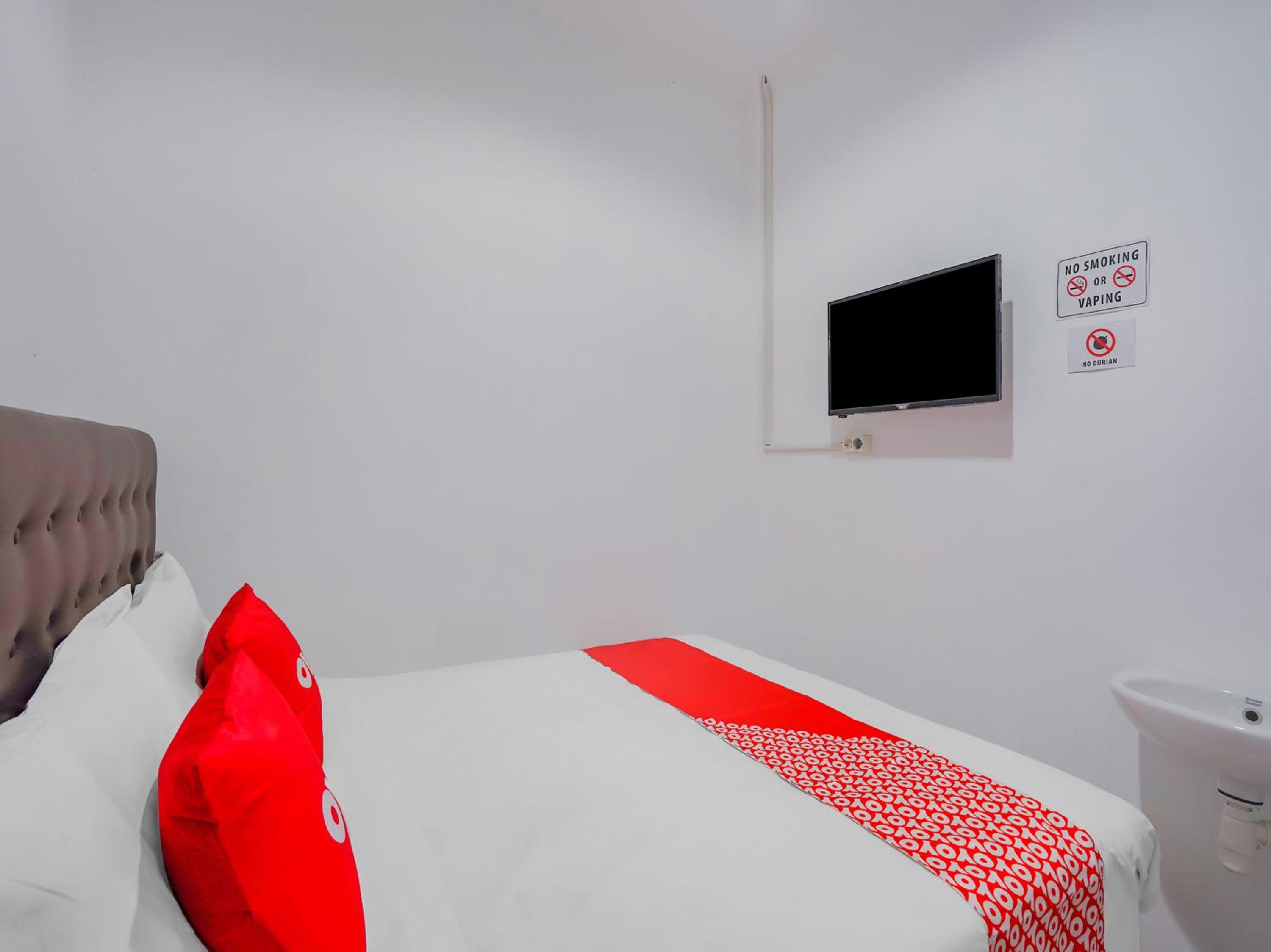 Double Room - Photo 9