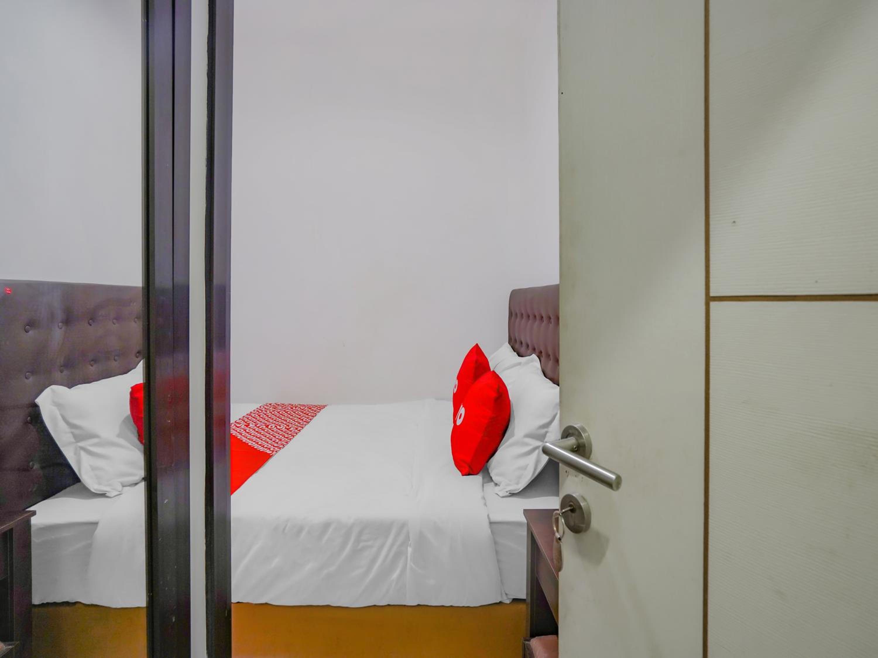 Double Room - Photo 16