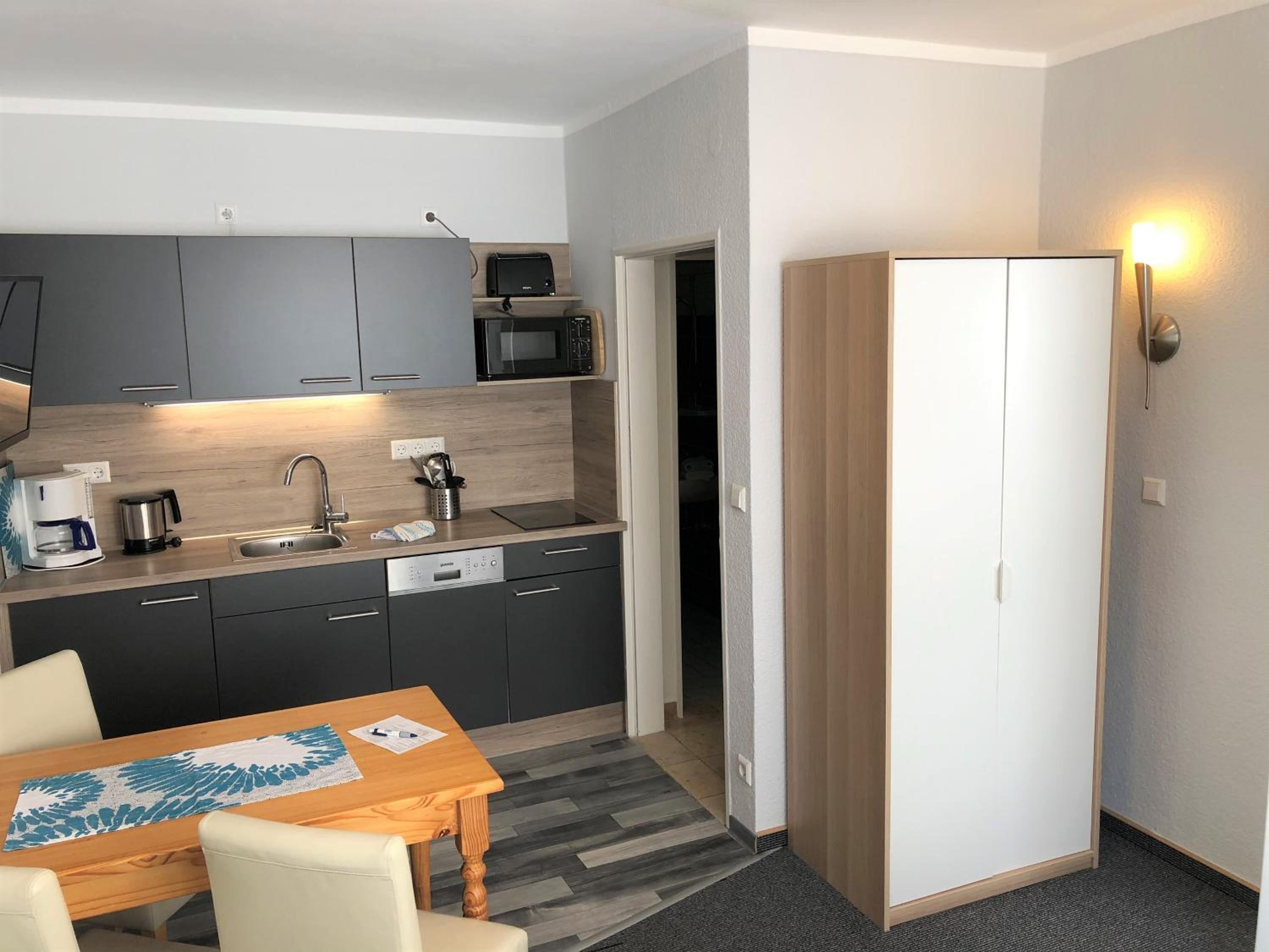 Apartment 3 photo 2