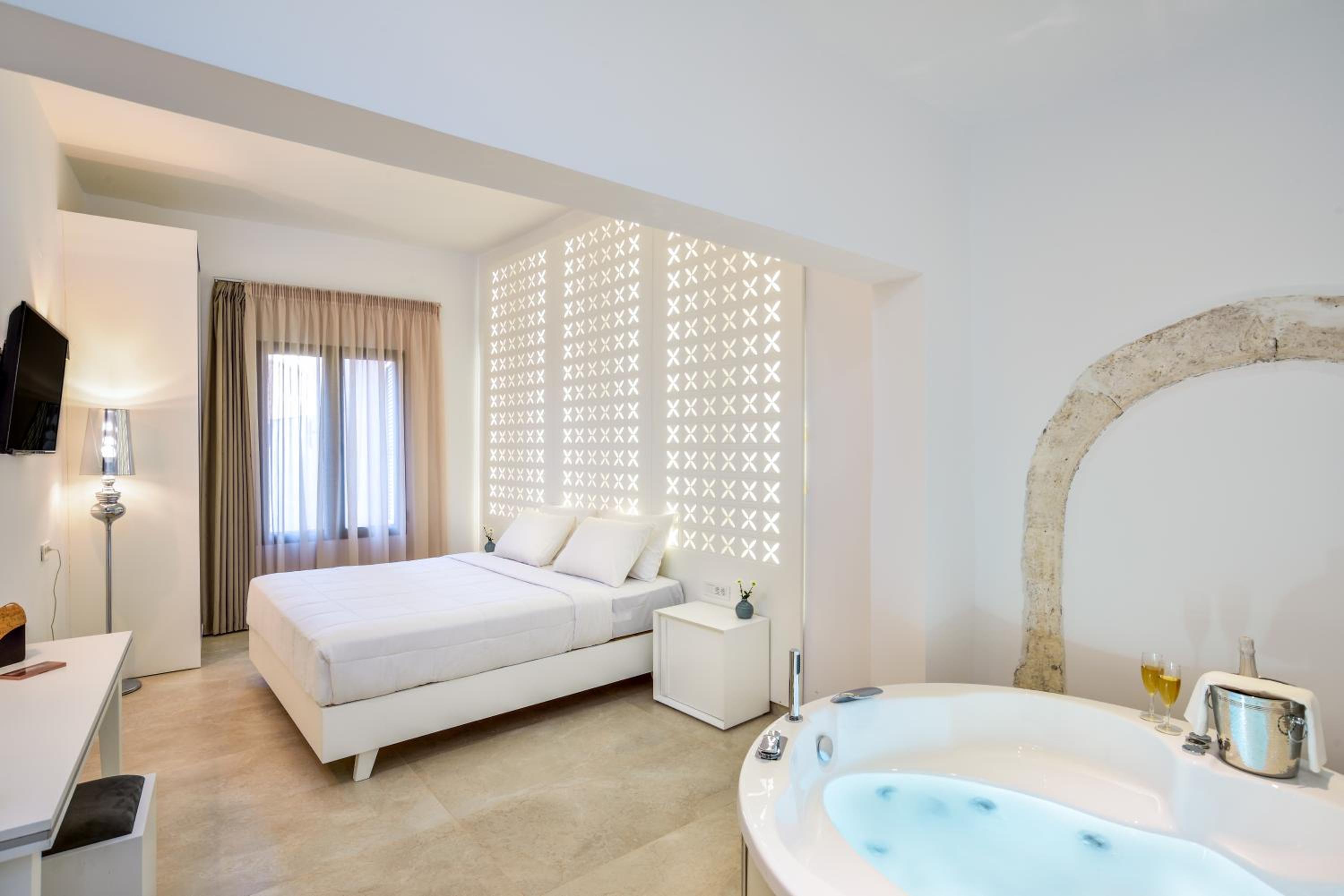 Deluxe Apartment with Hot Tub