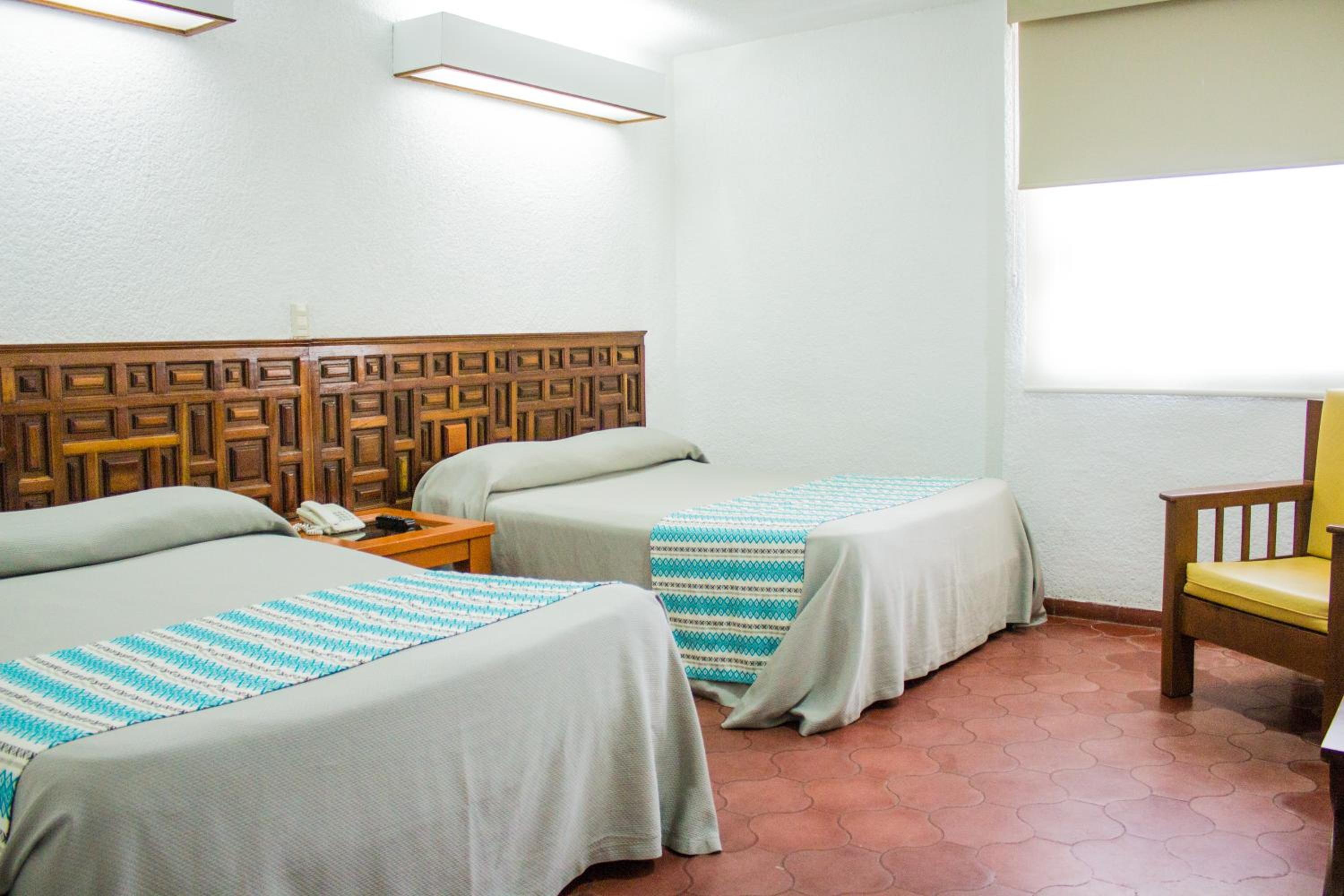 Double Room with Two Double Beds - Photo 4