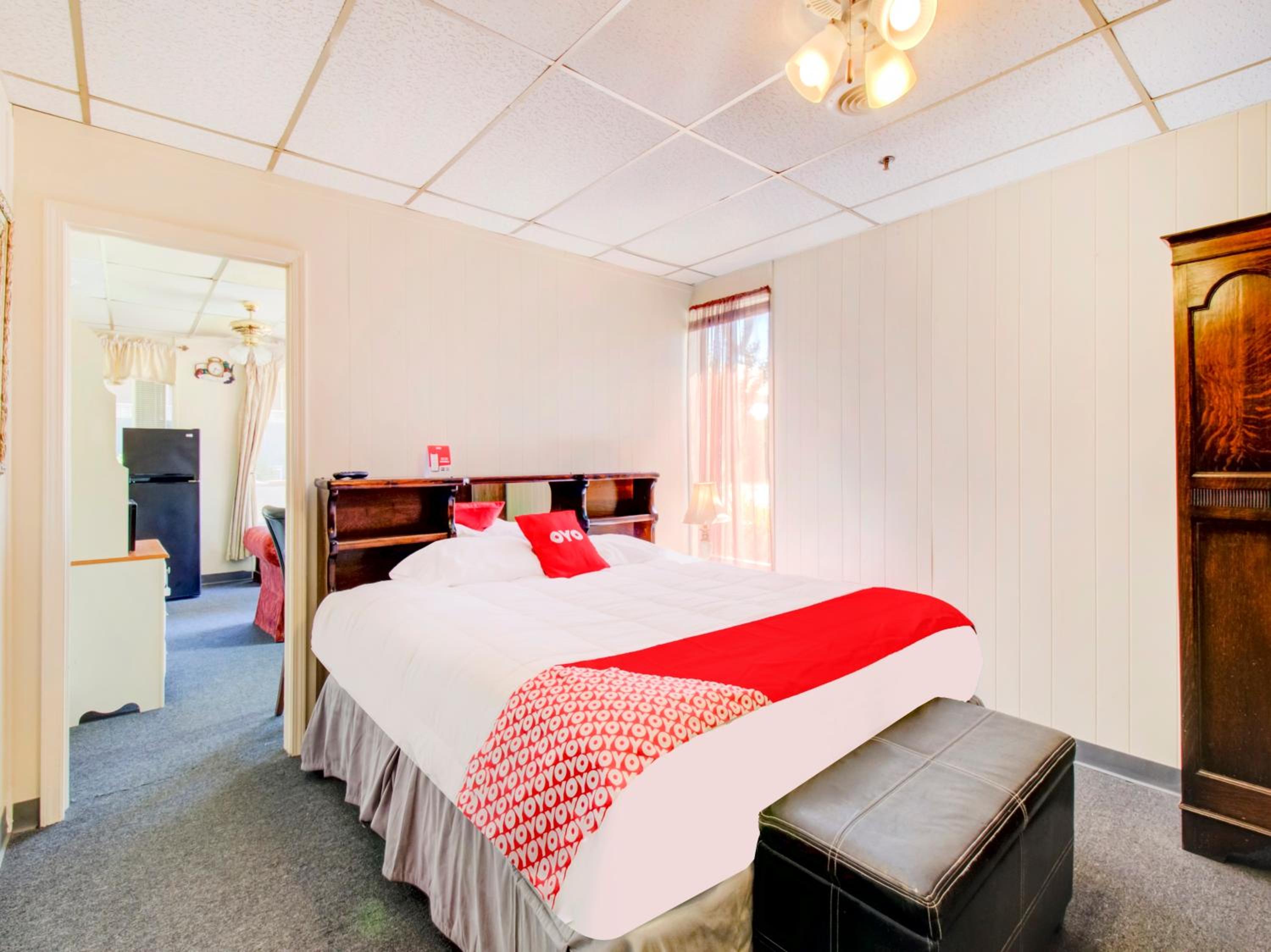 Premium King Bed With Kitchenette
