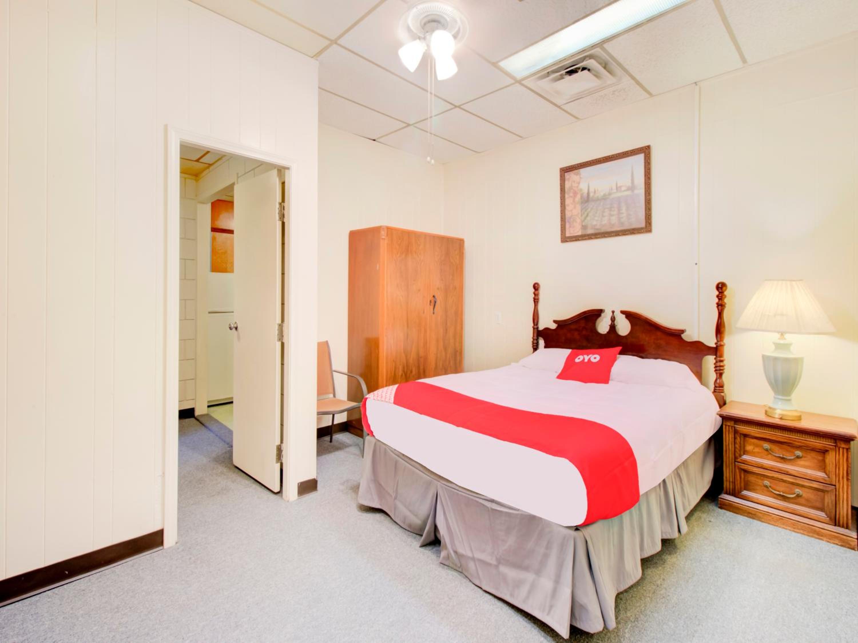 Premium Queen Bed With Kitchenette