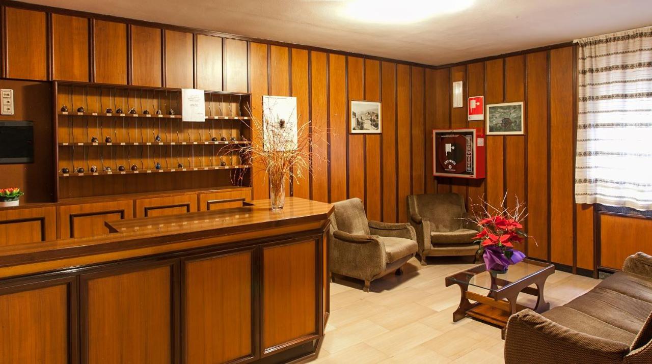 Large Double or Twin Room photo 2