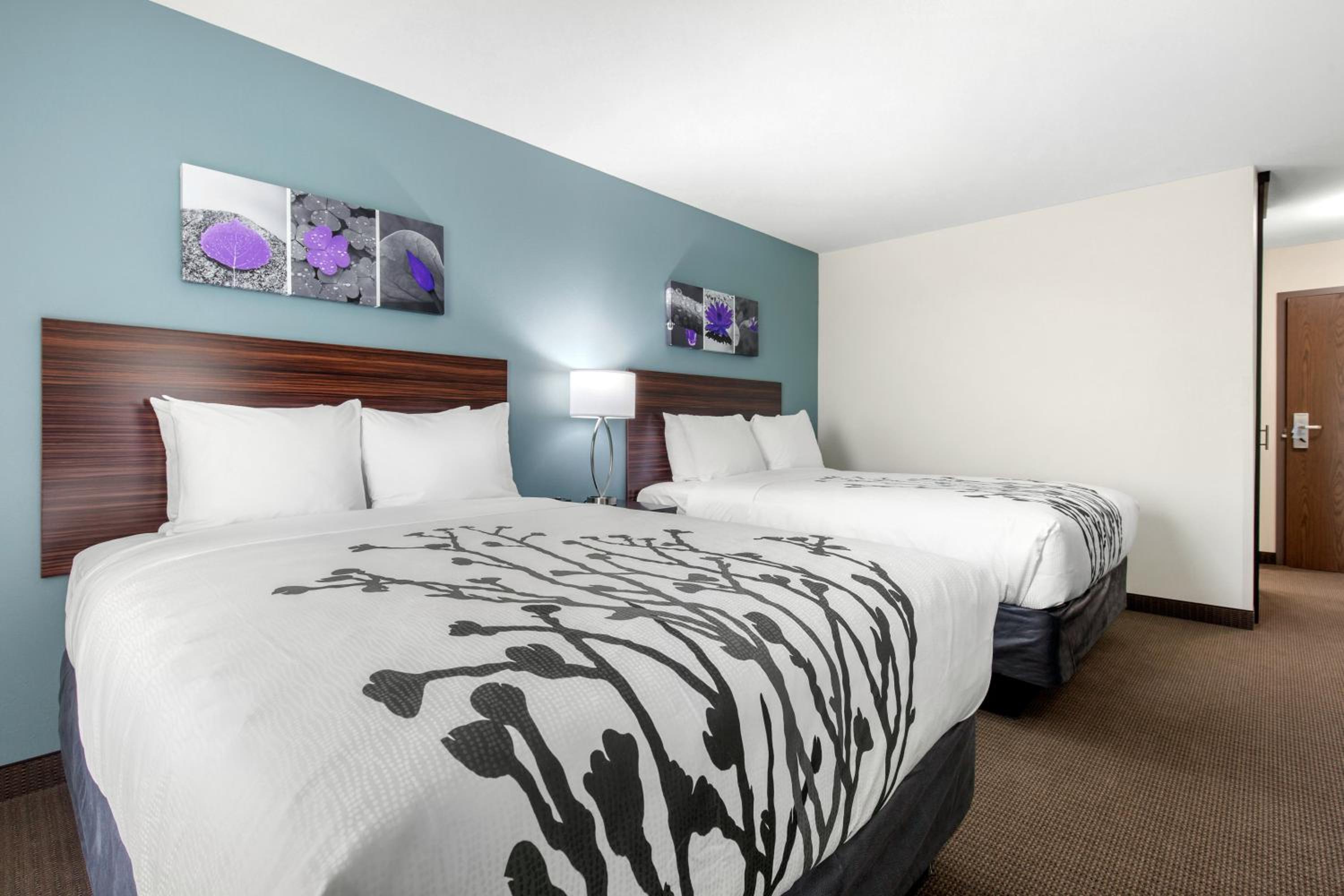 Queen Room with Two Queen Beds - Accessible/Non-Smoking