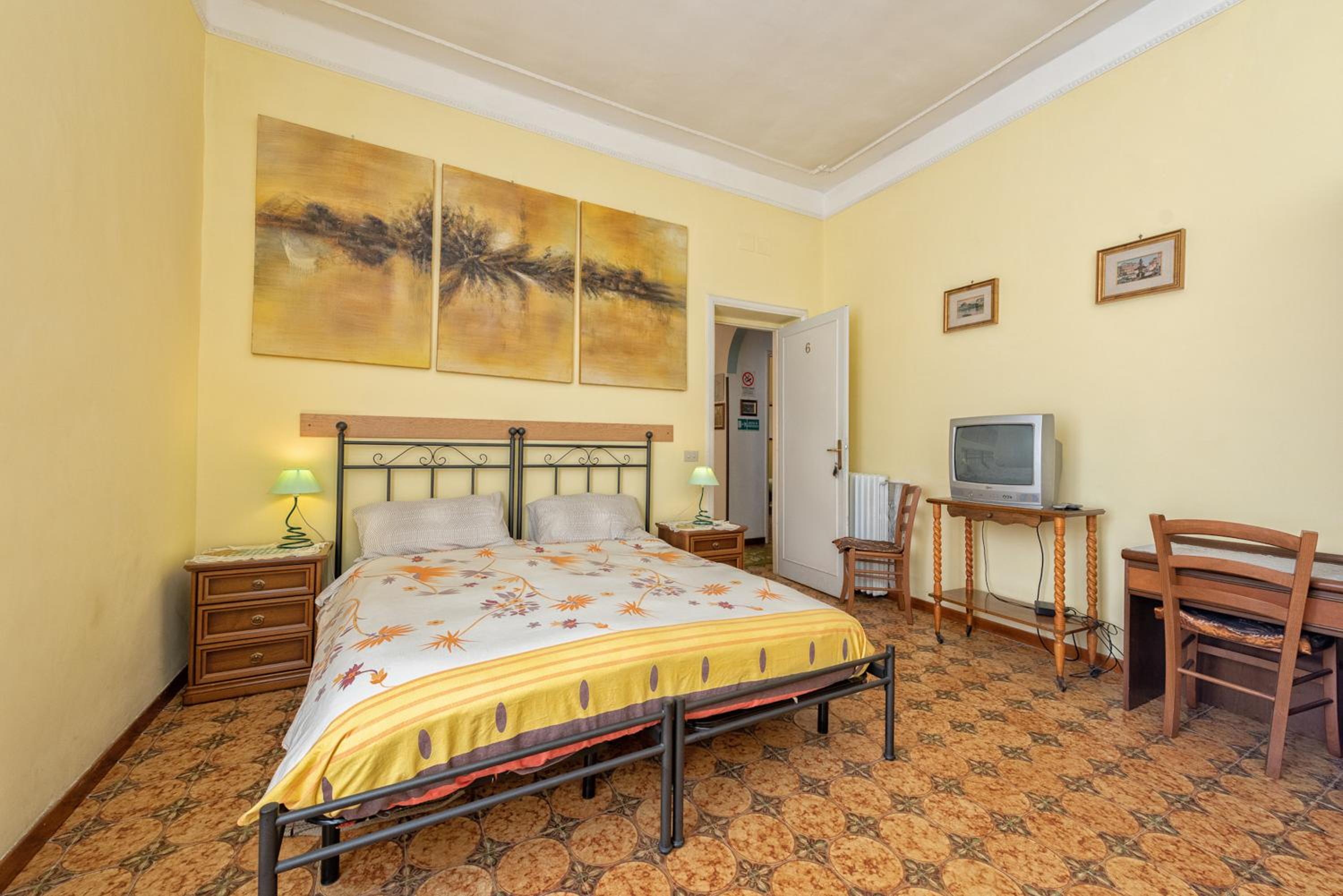 Double Room with Private External Bathroom photo 1