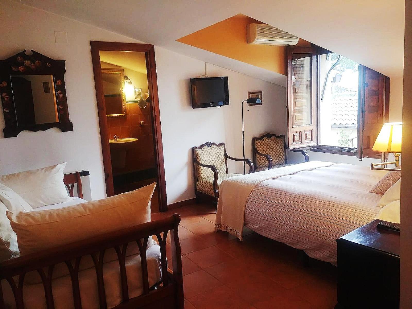 Deluxe Double Room with Extra Bed photo 2