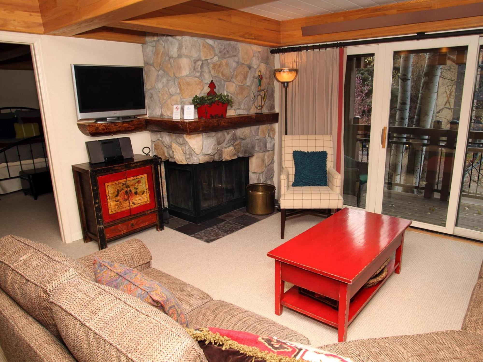 Three-Bedroom Apartment with Balcony