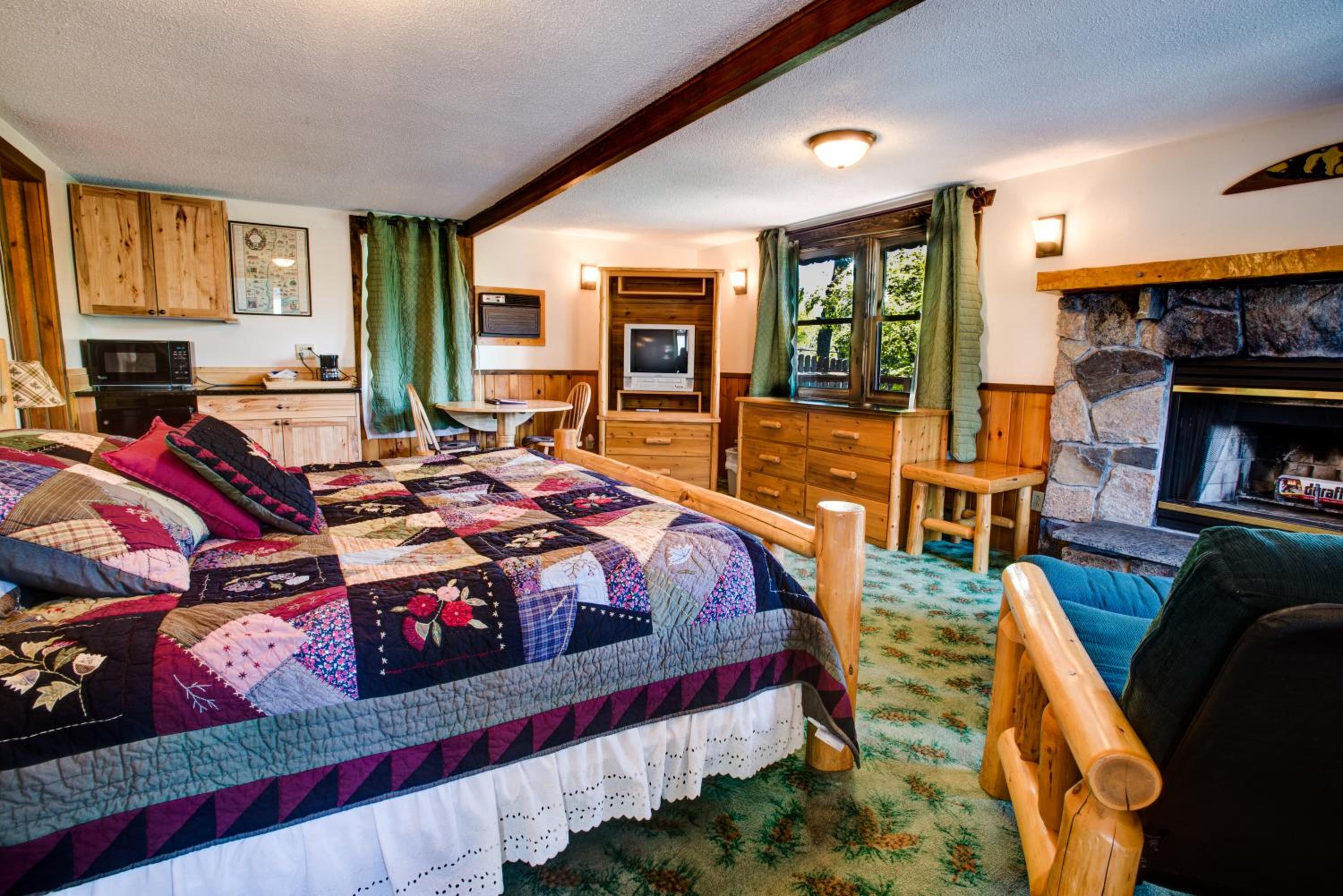 Cottage King Room with Spa Bath photo 1