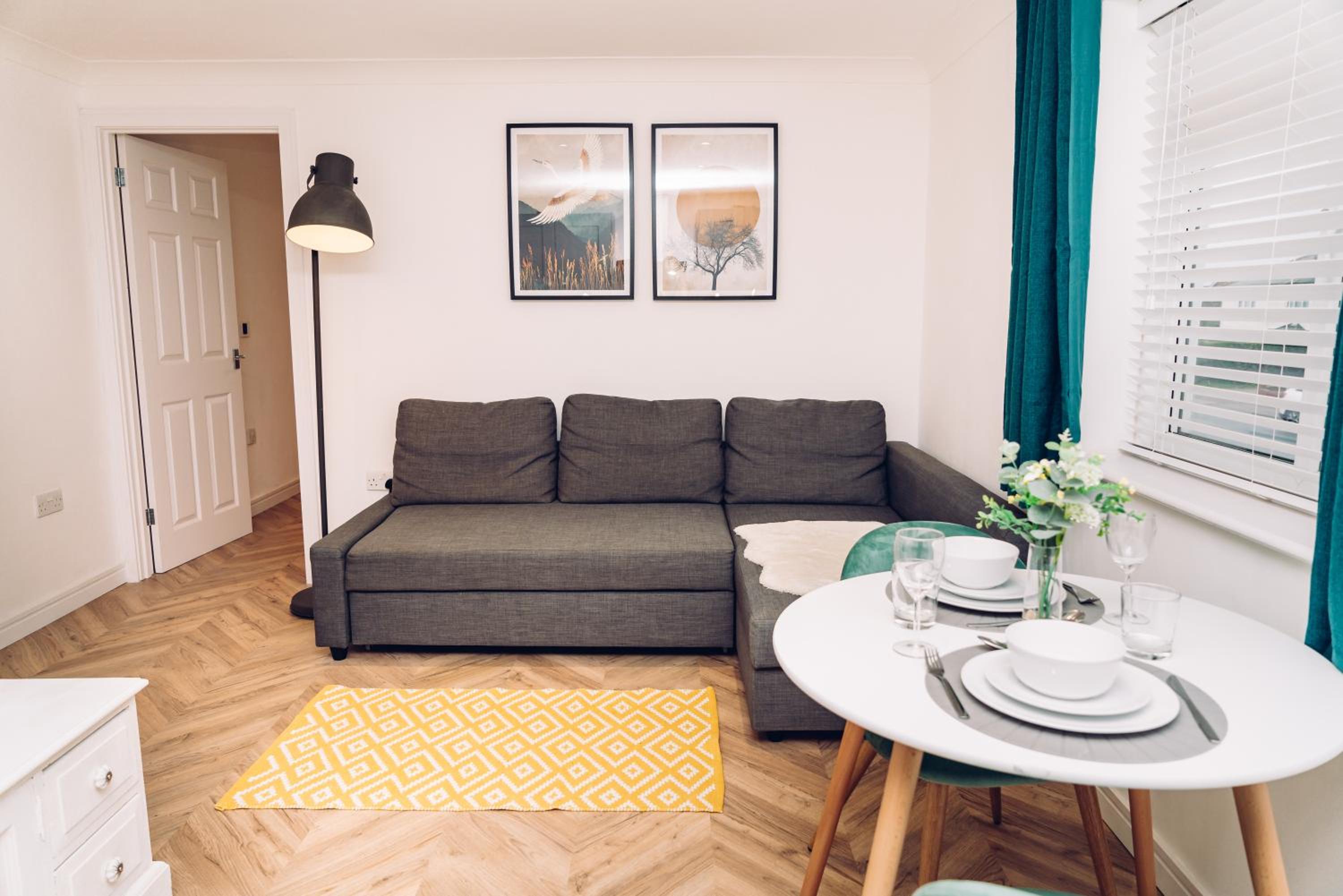 One-Bedroom Apartment photo 3