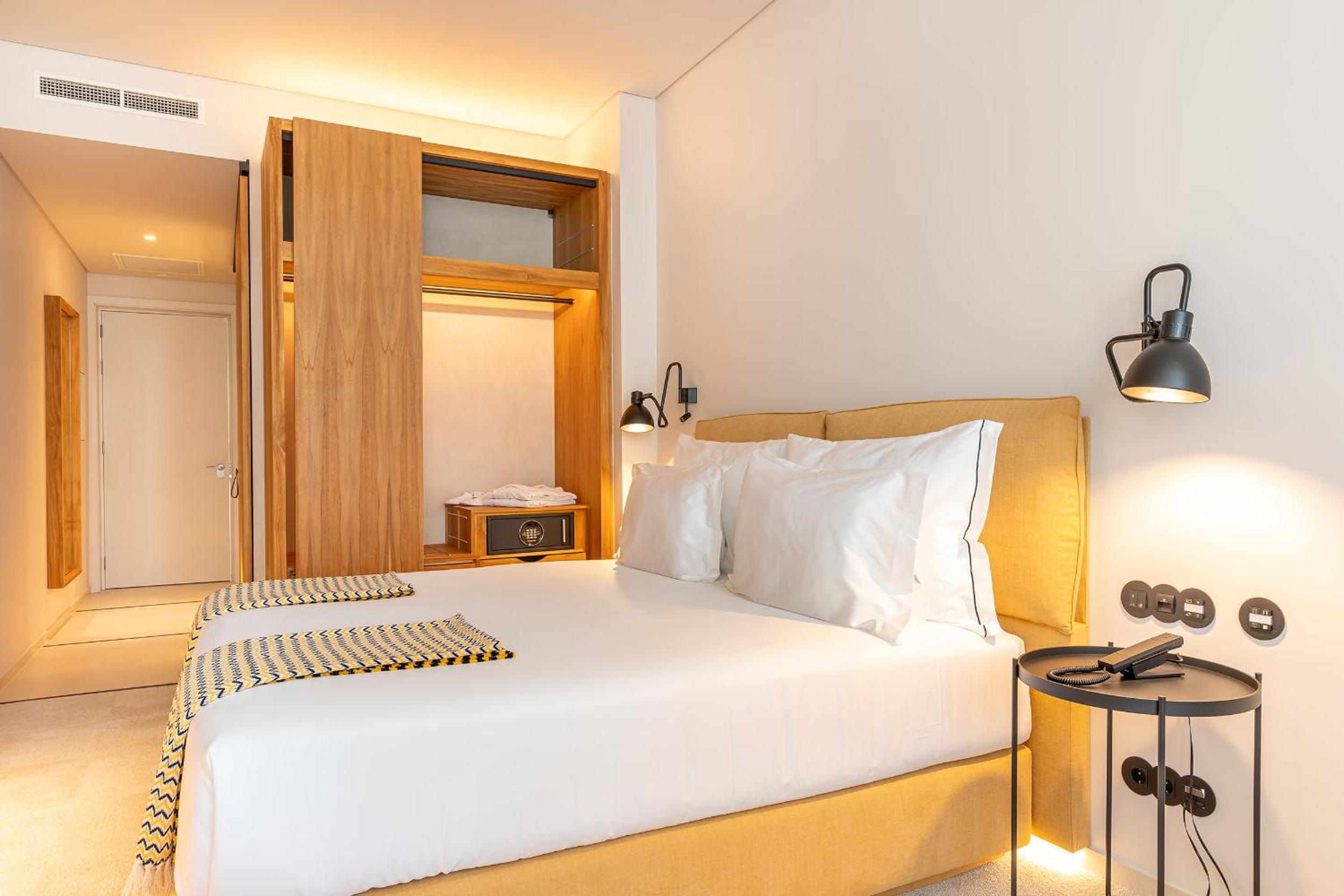 Standard Double or Twin Room - Photo 3