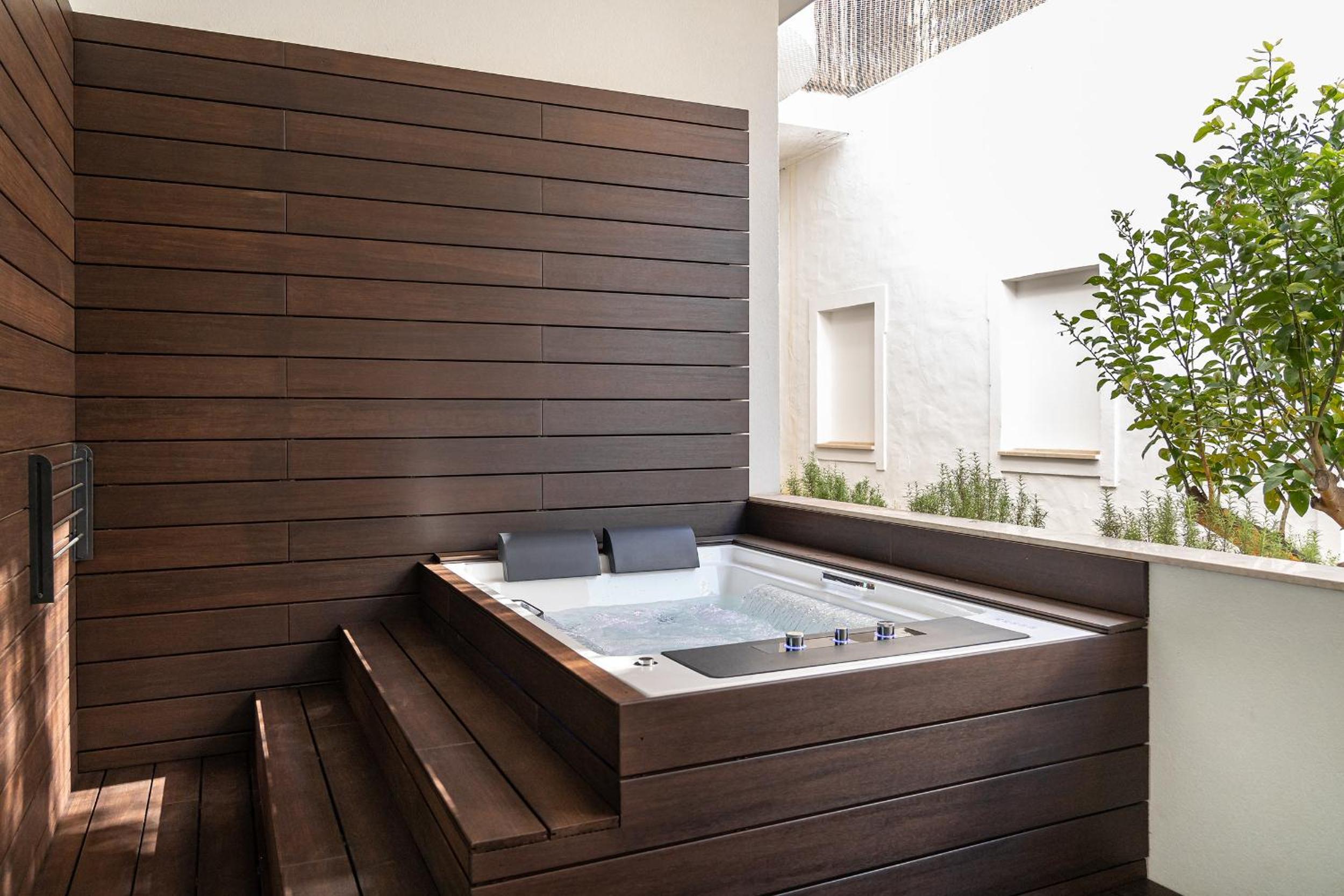 Standard Double Room with Jacuzzi