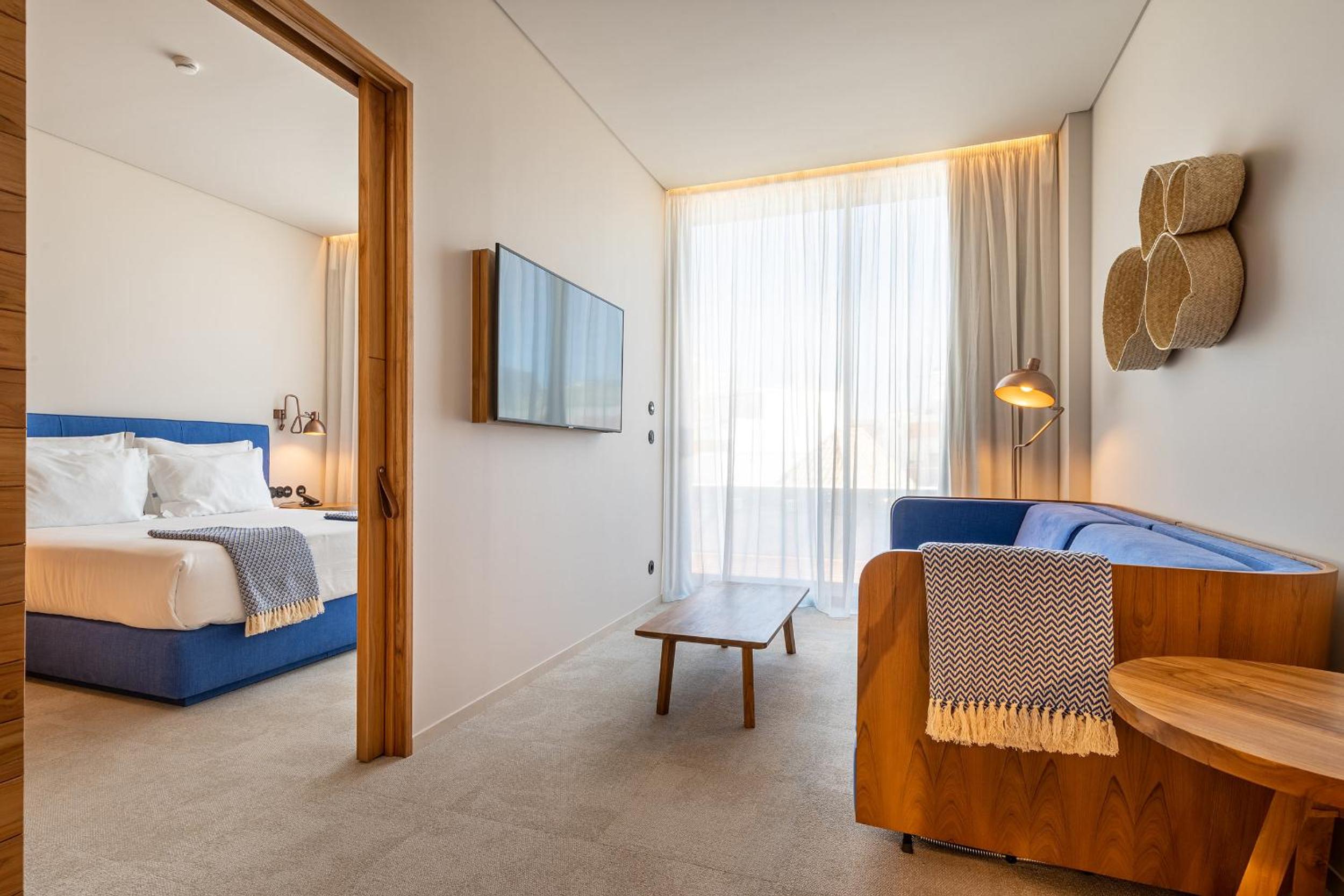Suite - Photo 3