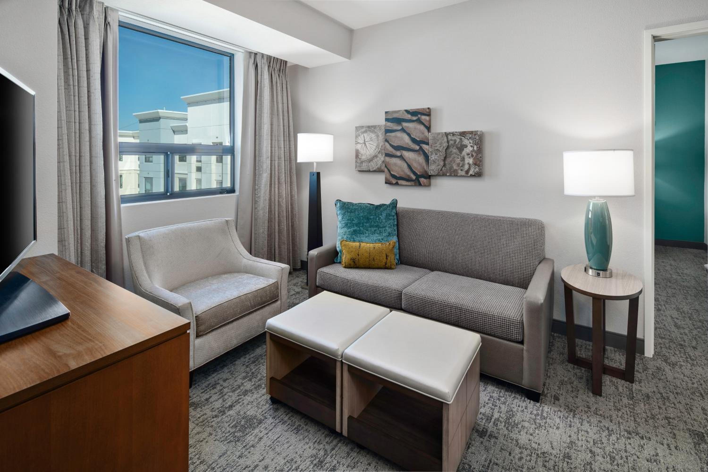 One-Bedroom King Suite with Sofa Bed - Photo 12