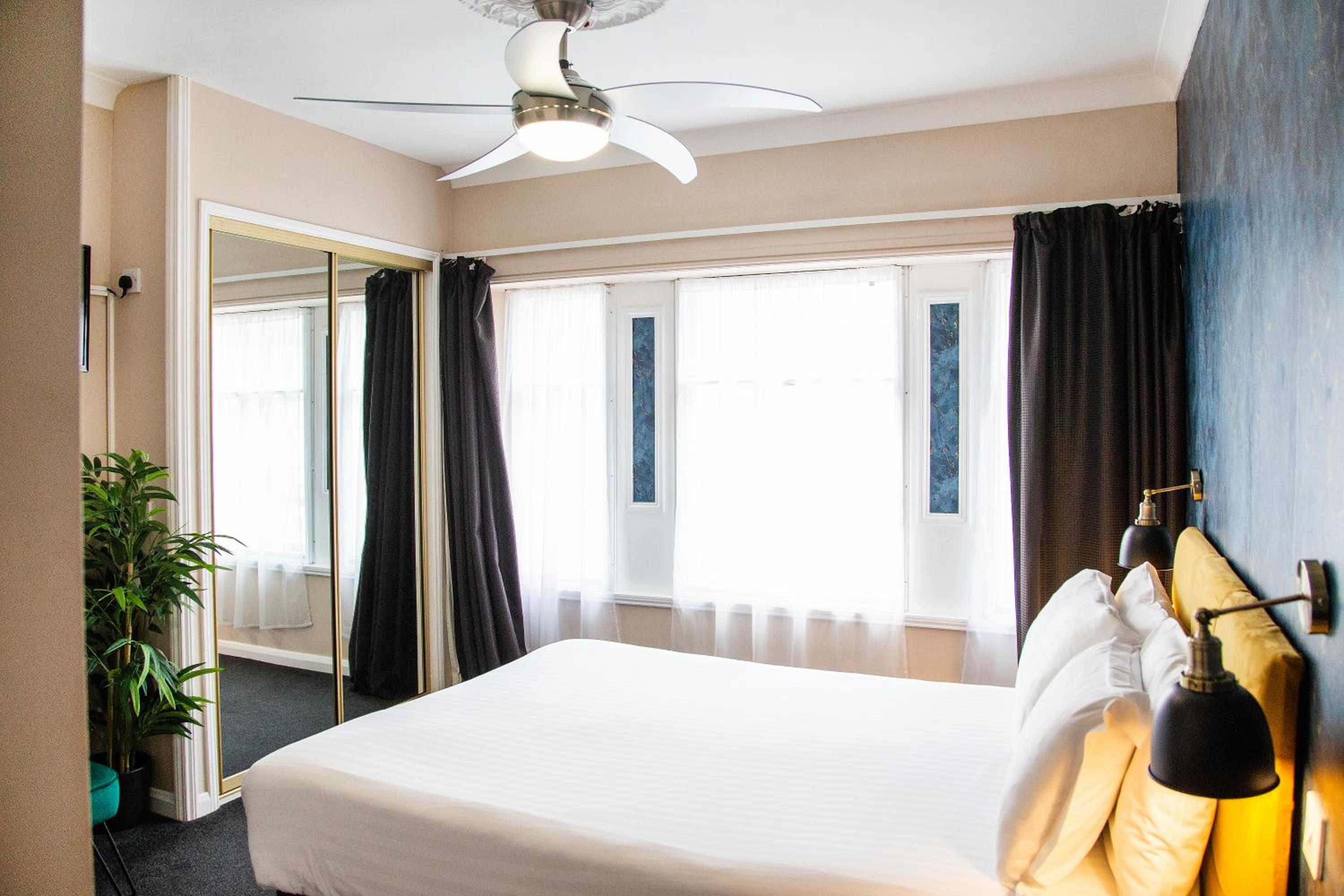 Superior King Room photo 2