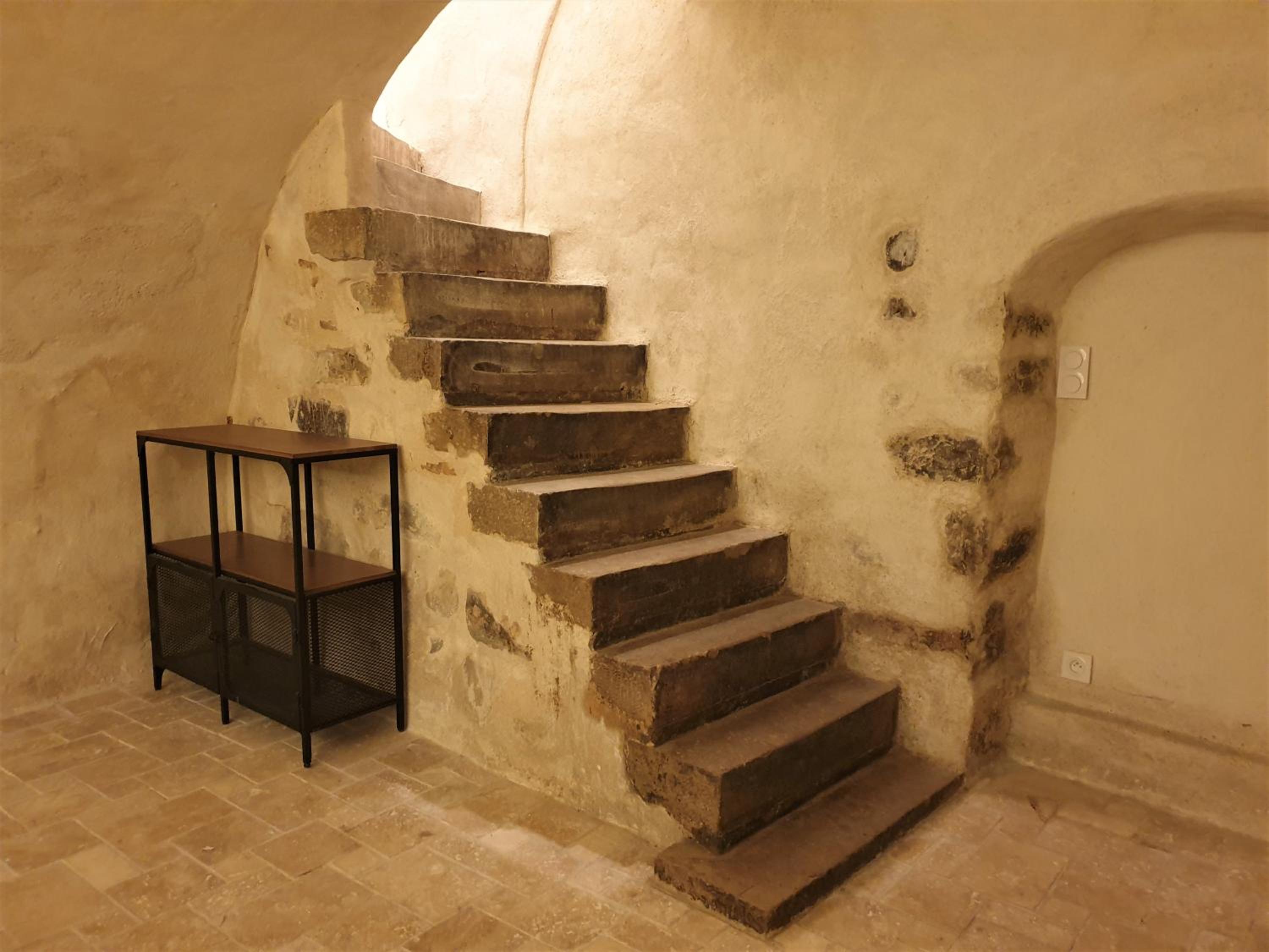 One-Bedroom Apartment - Photo 4