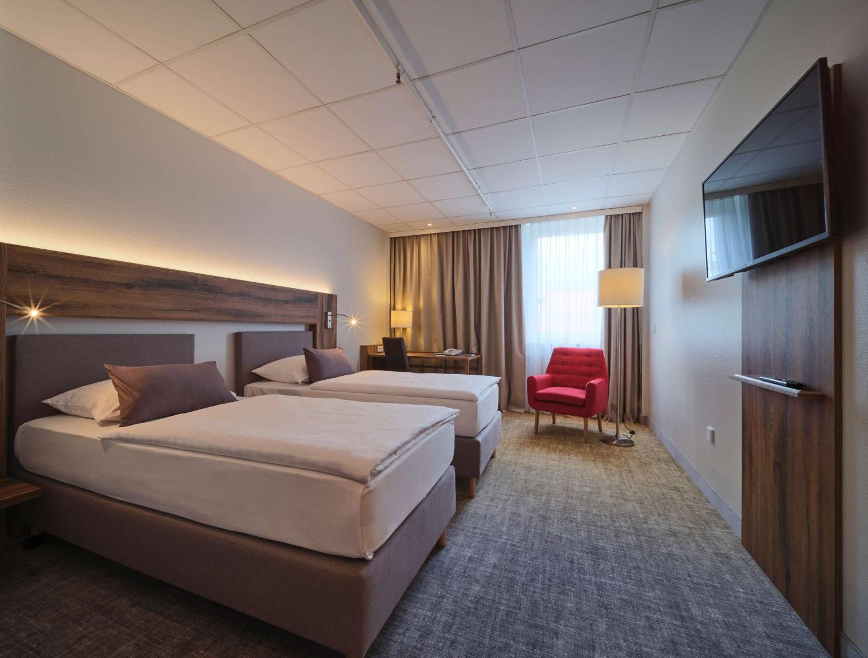 Business Double Room with Garden View - Photo 3