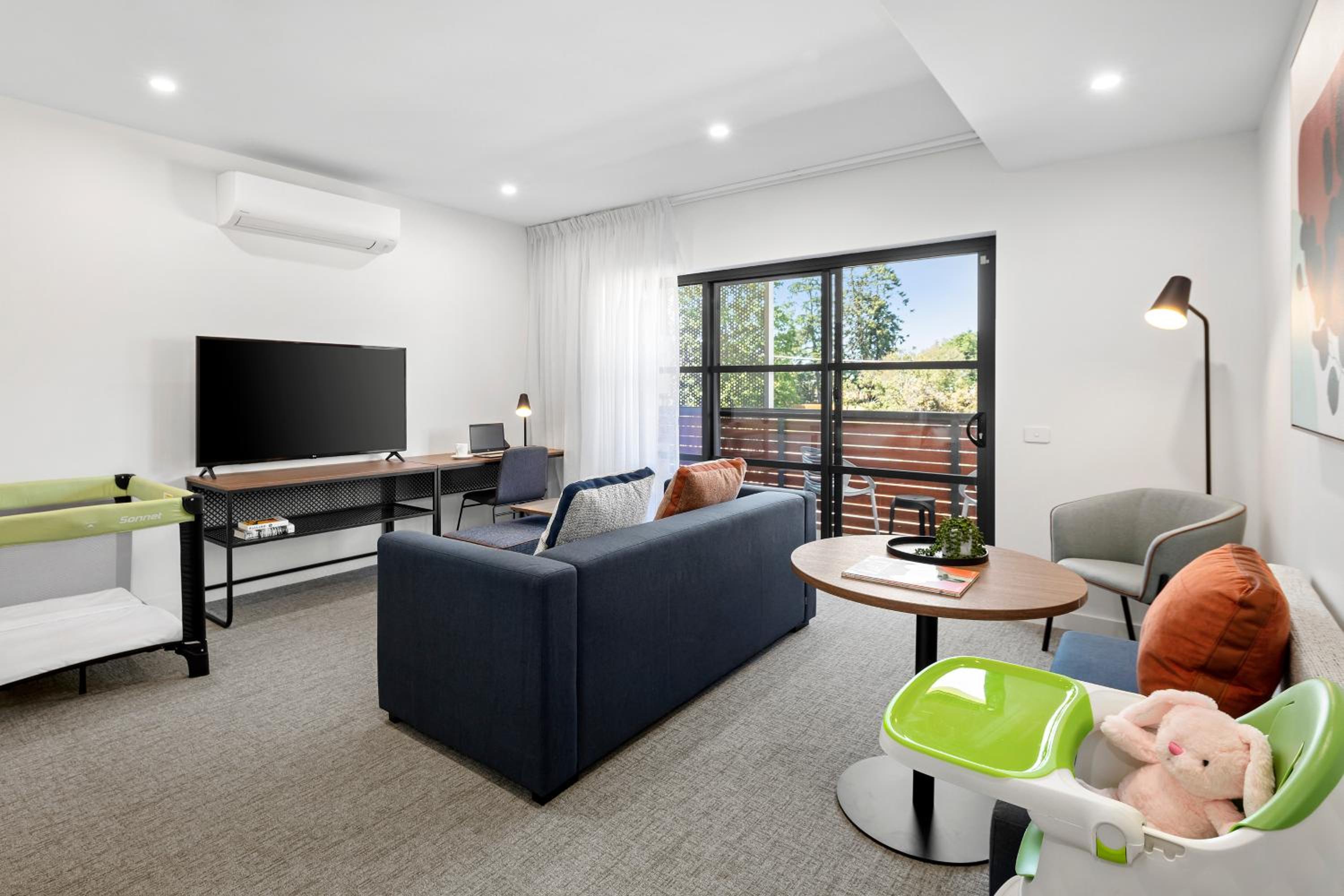 One-Bedroom Apartment - Photo 5