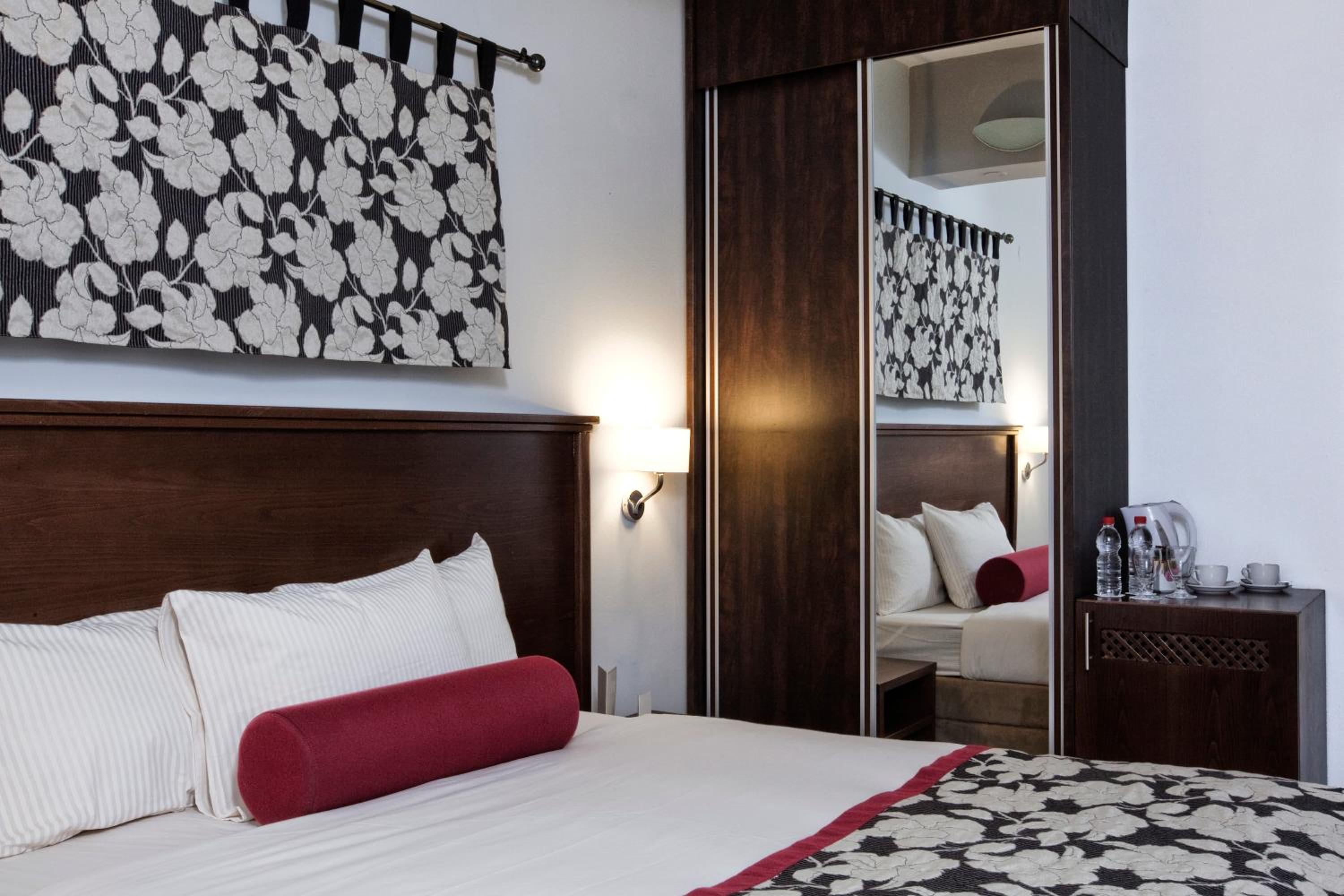Standard Room photo 2