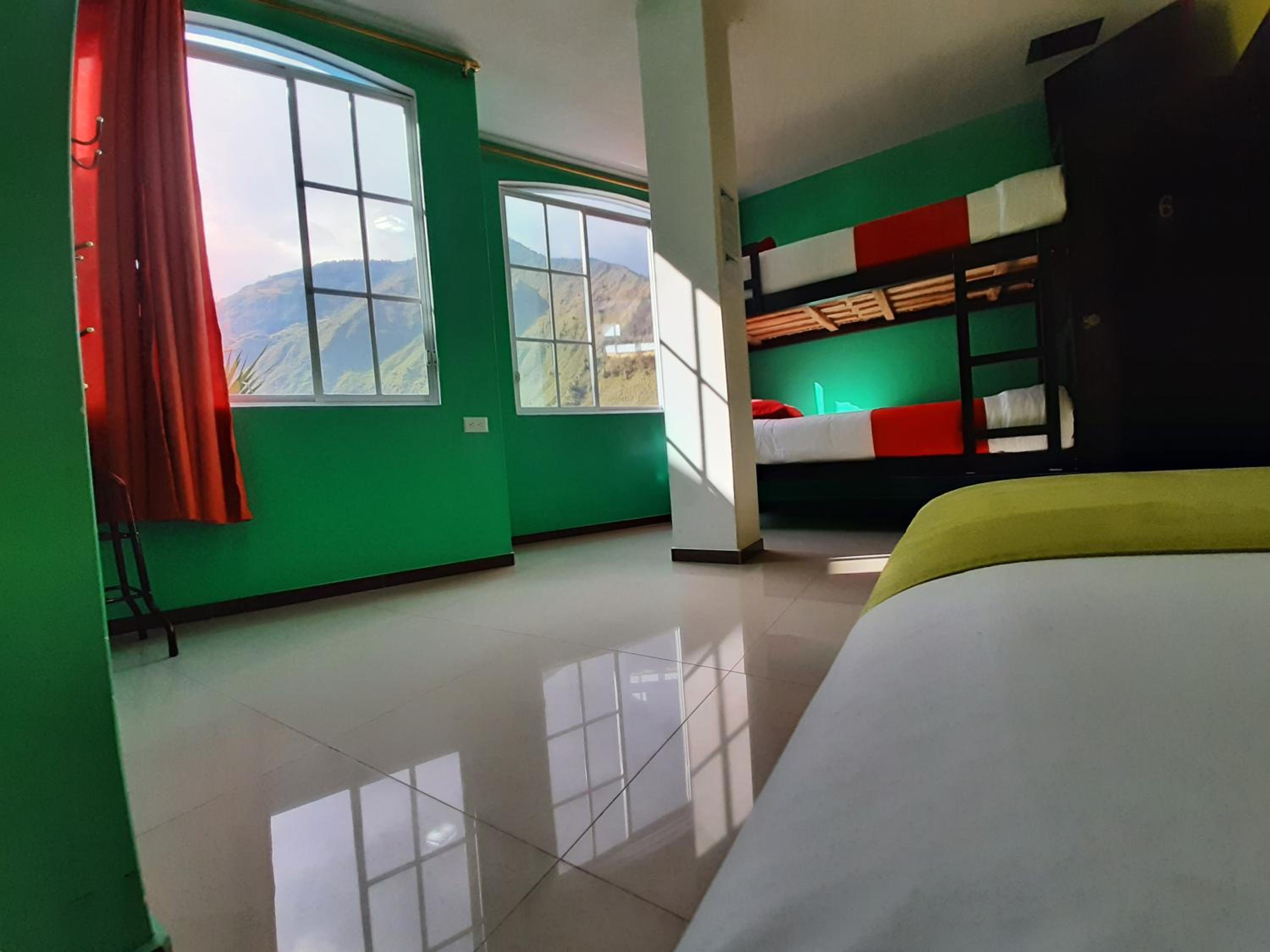 Quadruple Room with Mountain View photo 2