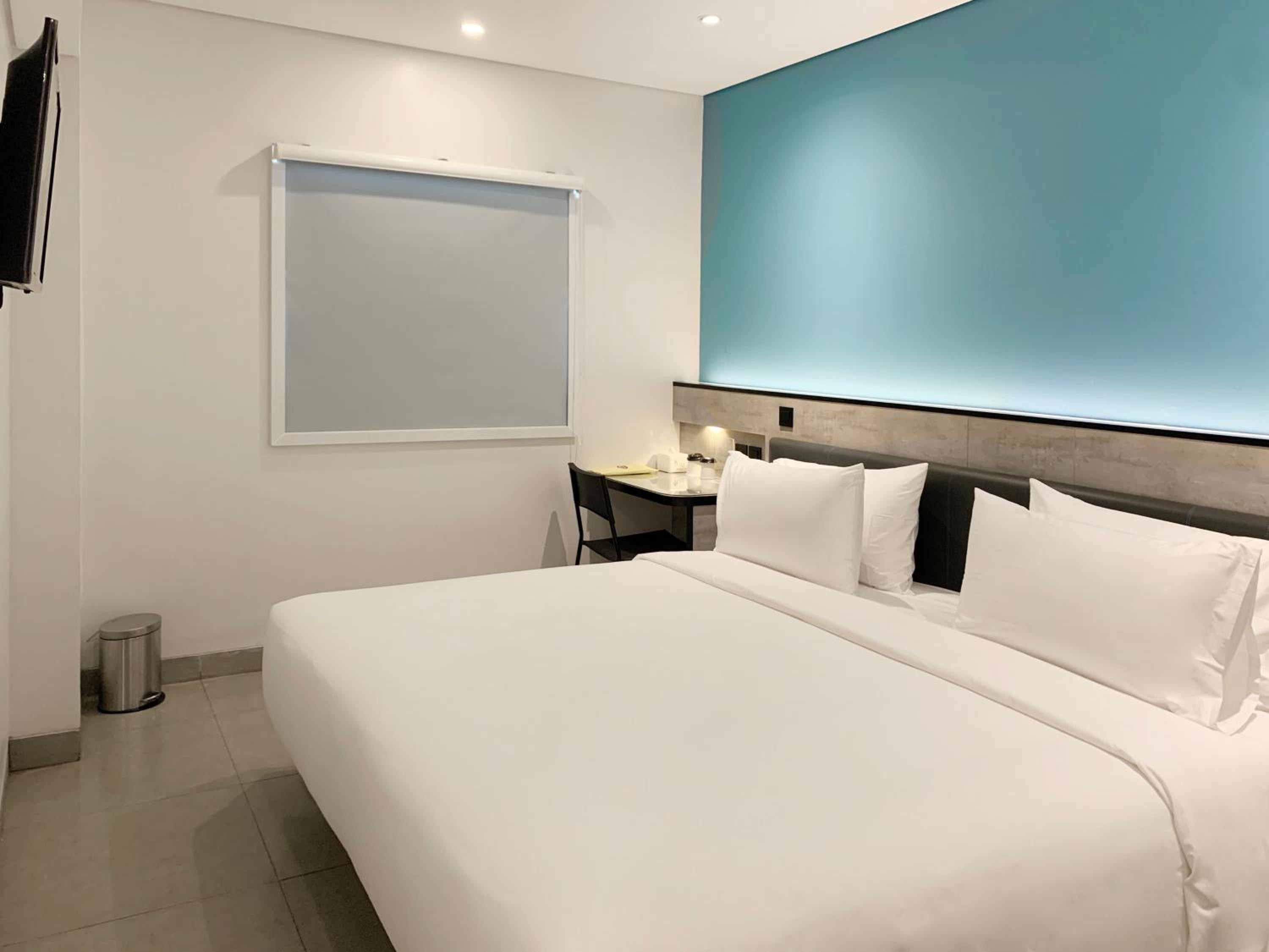 Smart Hollywood Room - Photo 6