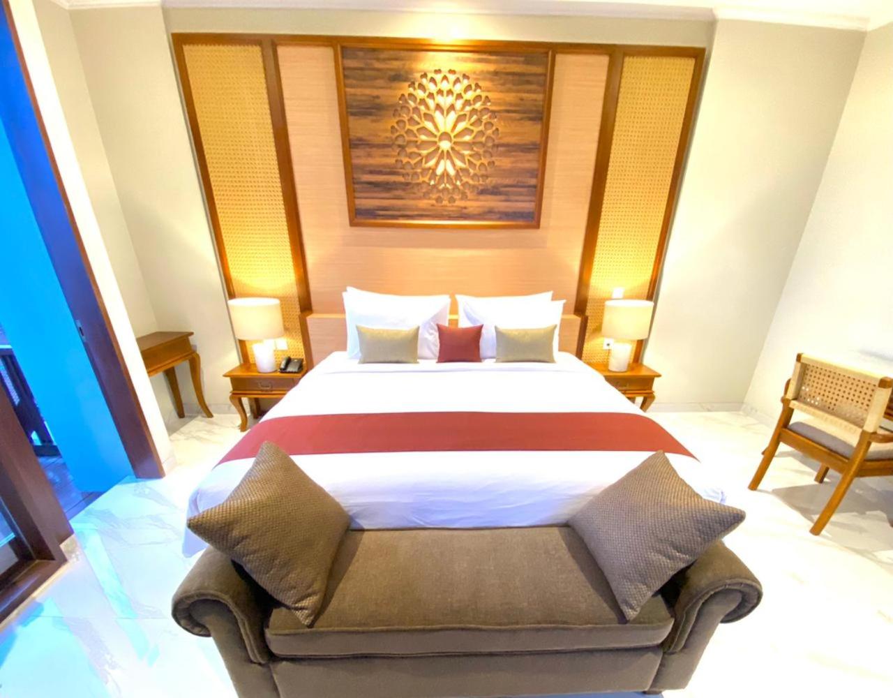 Deluxe King Suite