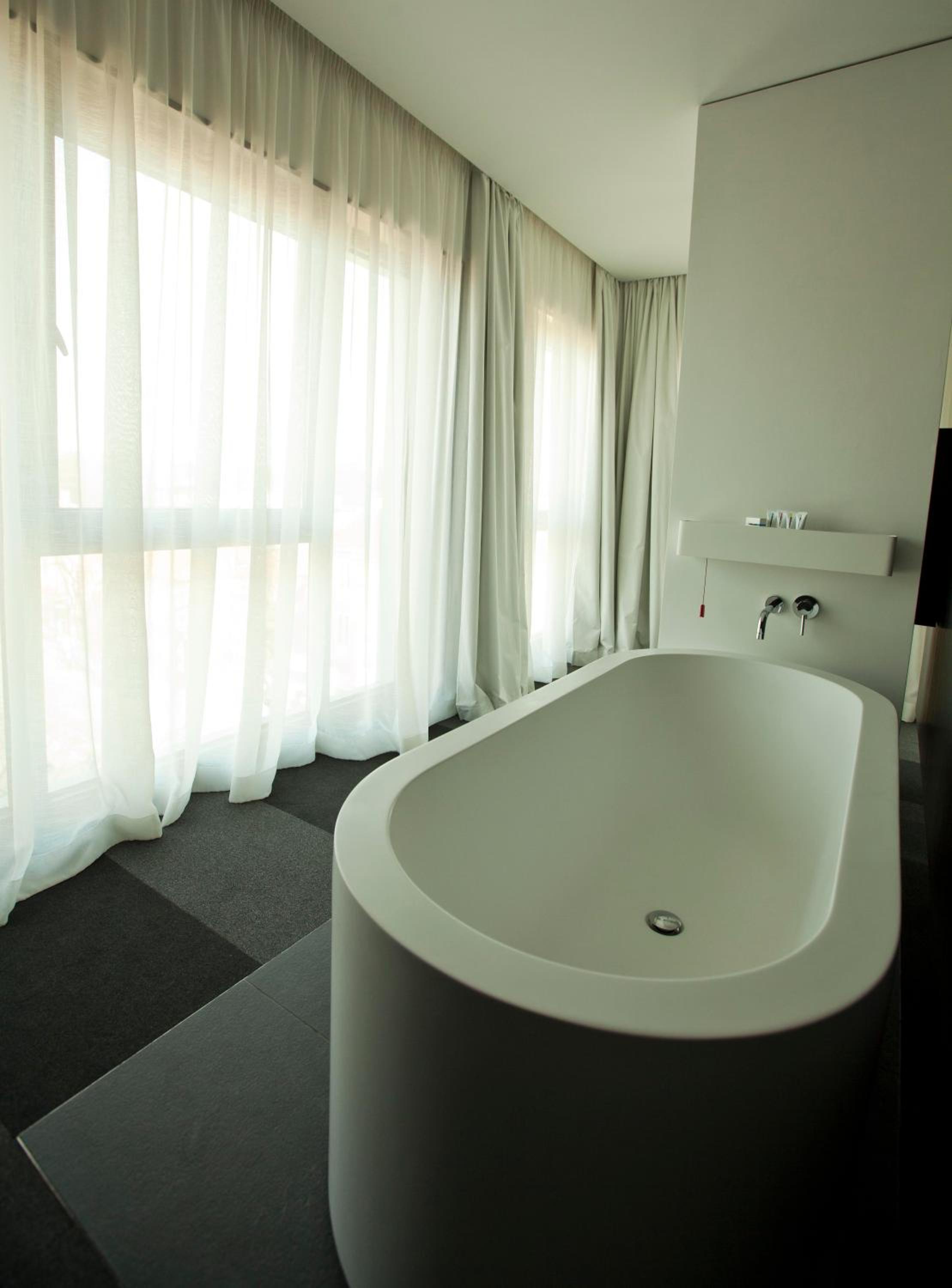 Suite - Photo 6